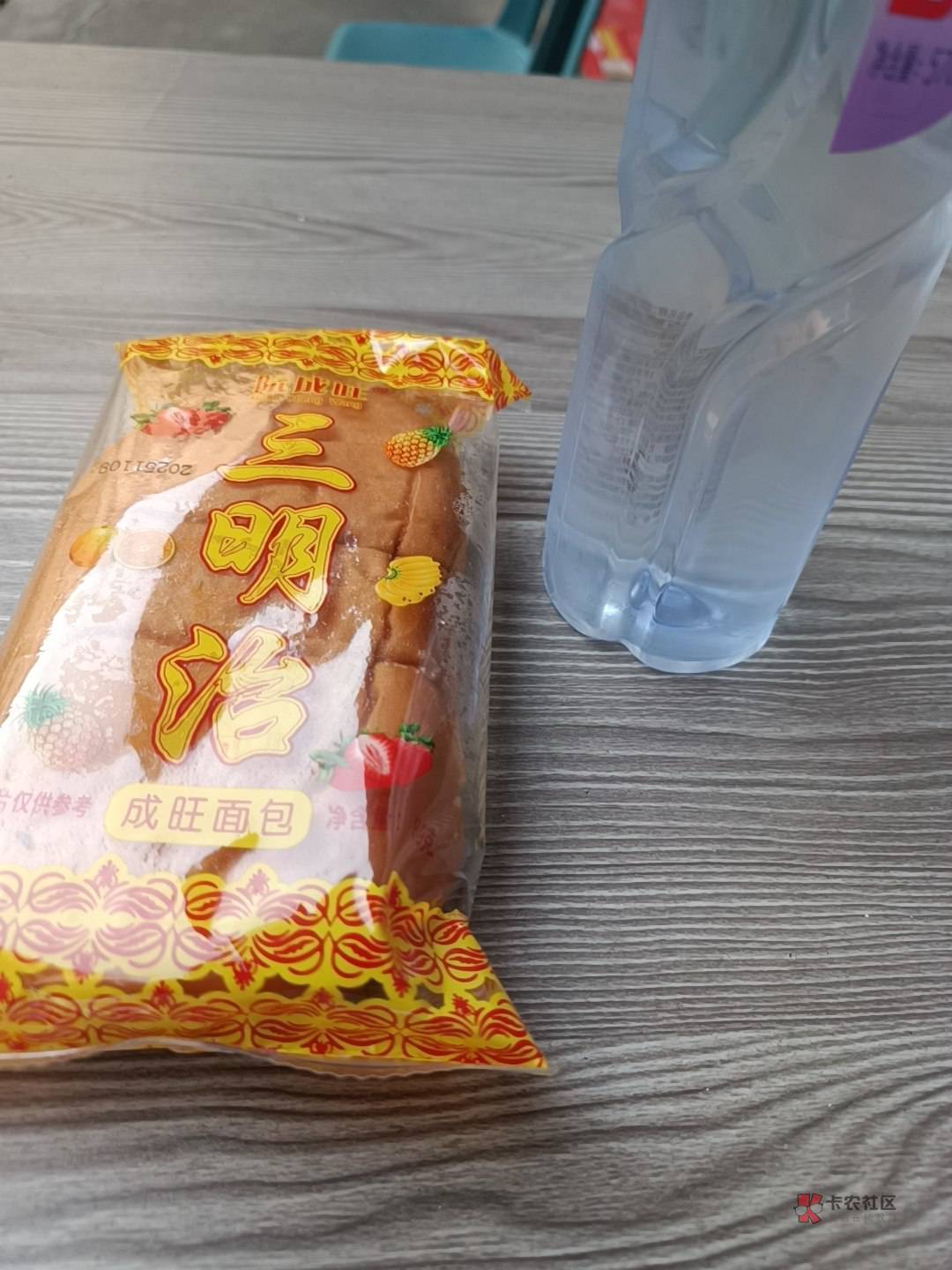 冷冷街中，我独自走过！

11 / 作者:朱铁胆 / 