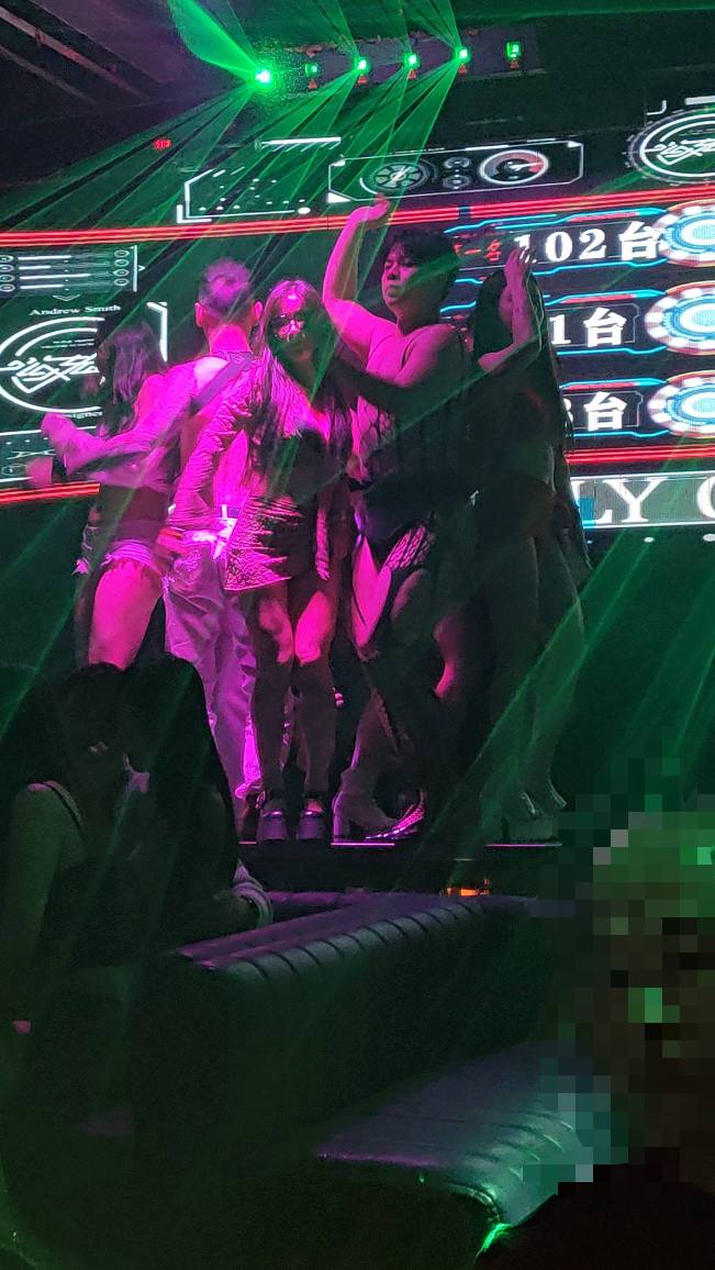 饿醒，老哥们怎么破

43 / 作者:一世风华11 / 