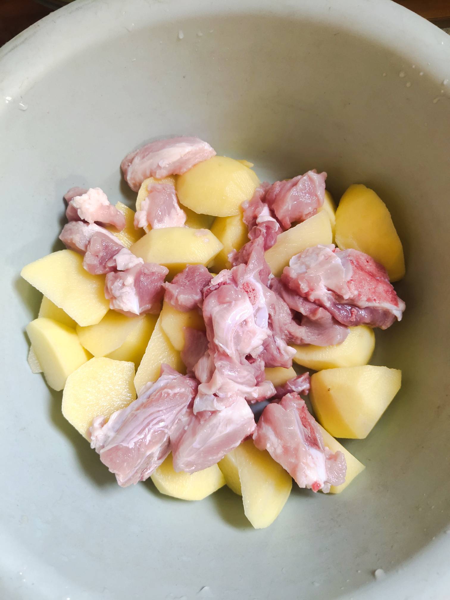 土豆炖起来

61 / 作者:一路向前8 / 