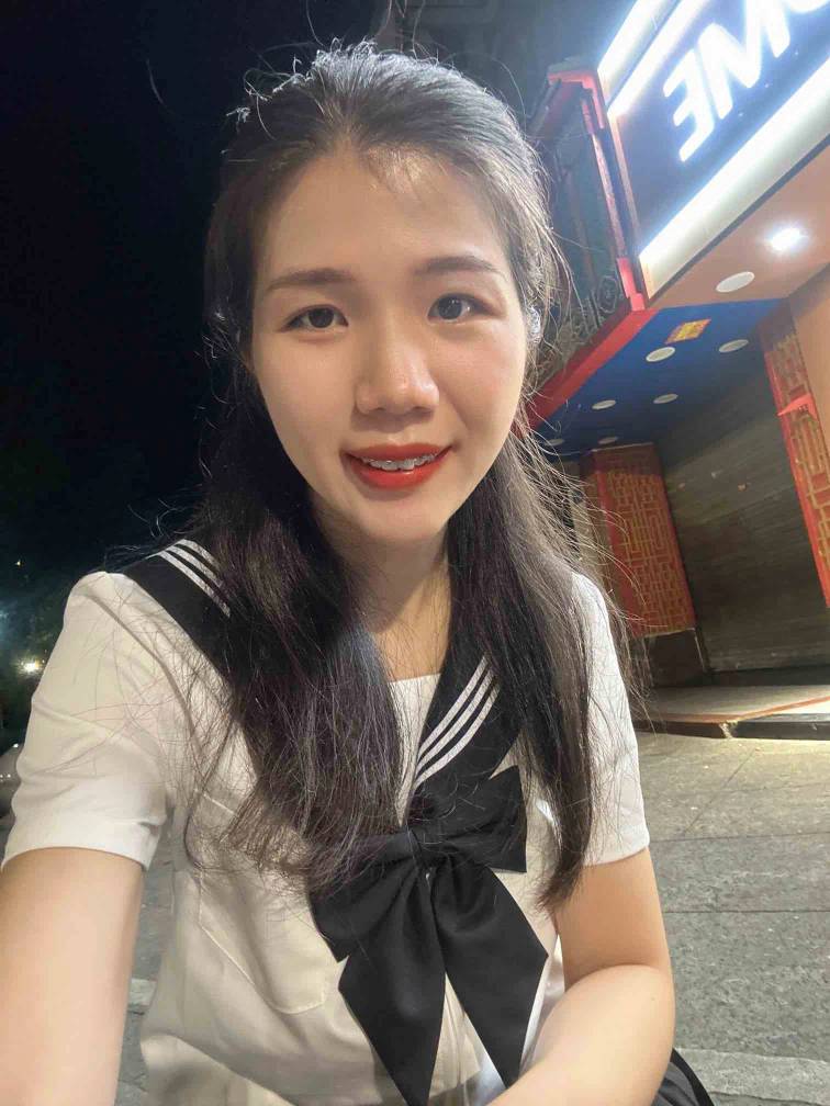 好哥们的媳妇，爱穿学生装



11 / 作者:水乡 / 