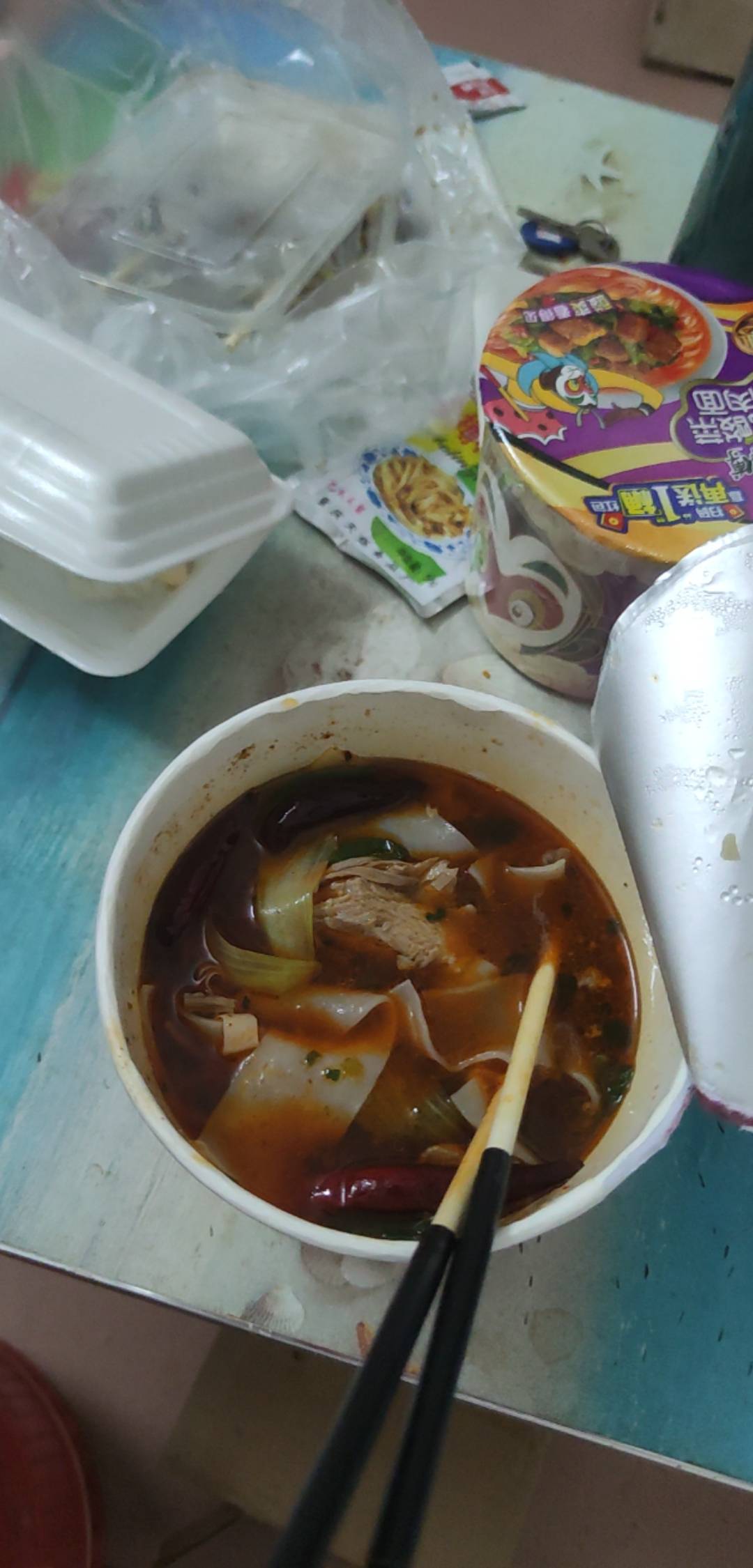 饿了吃个猪脚泡面


31 / 作者:木子辰 / 