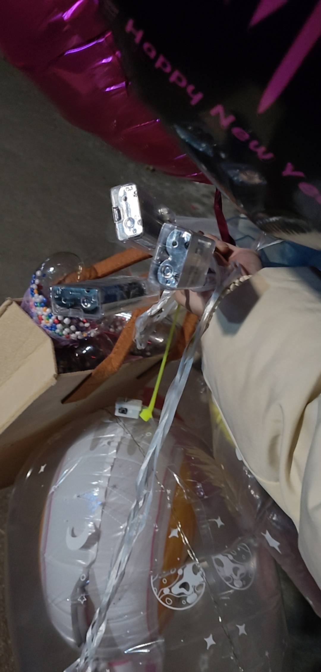 7点出来卖的，广场最繁华的地方，到现在只卖出去3个，10块一个

76 / 作者:钟情aaa / 