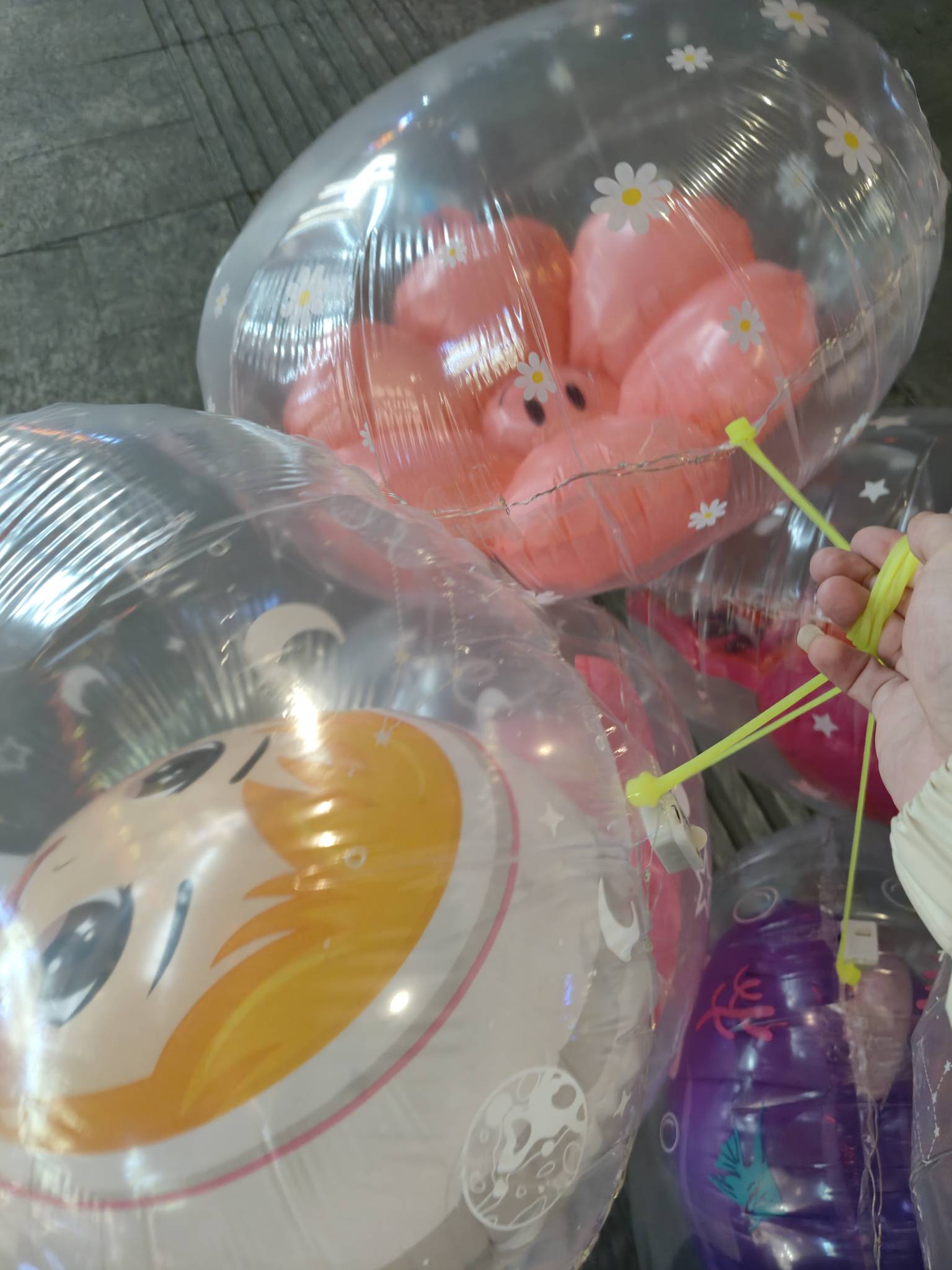 老哥们，今日只卖出去一个气球！+15，买了杯奶茶，吃了个猪脚饭！-25！今日收入-10

34 / 作者:钟情aaa / 