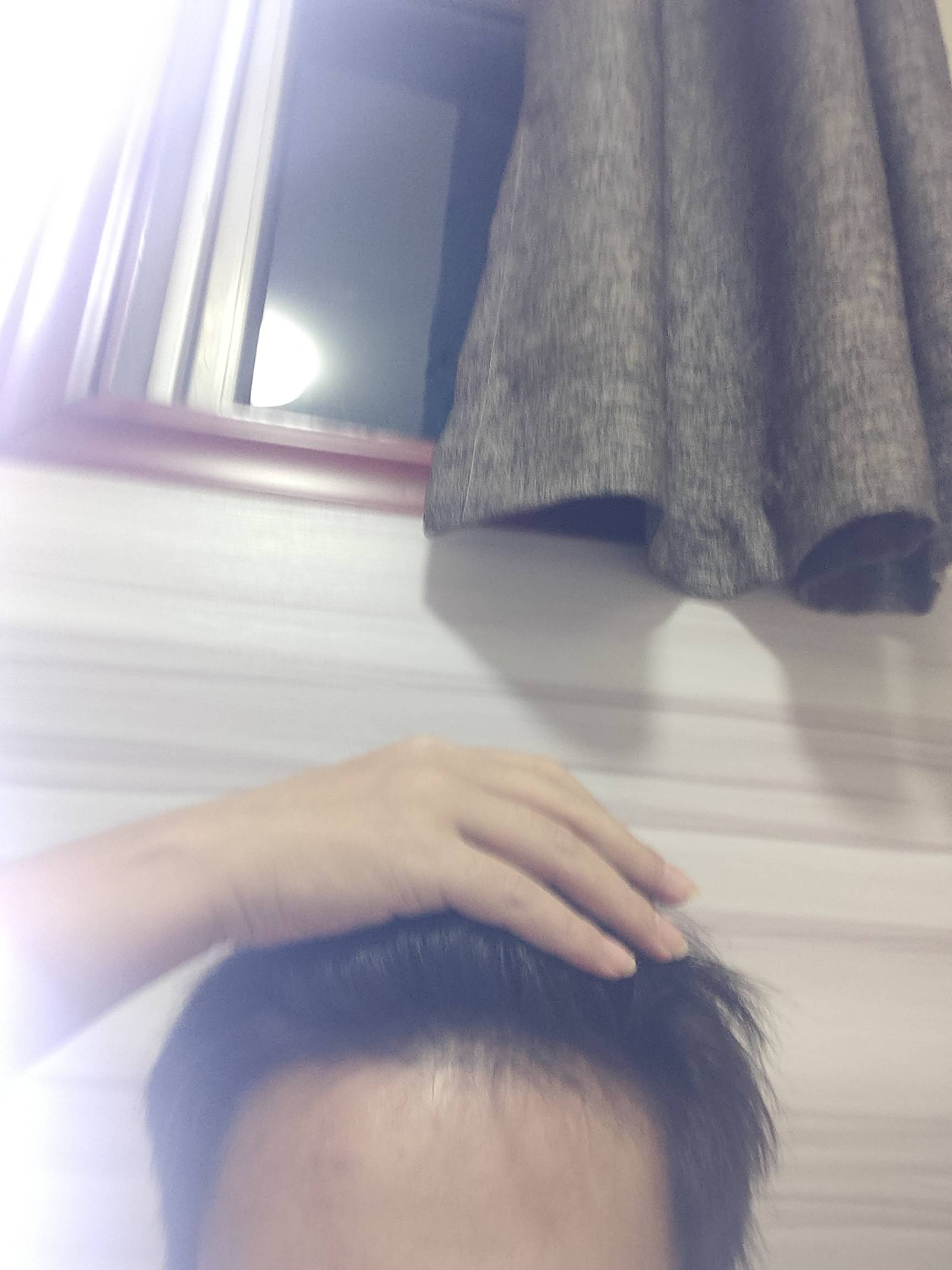 我真不能熬夜了，头发都掉完了，睡觉了

1 / 作者:卡橘子桔子 / 