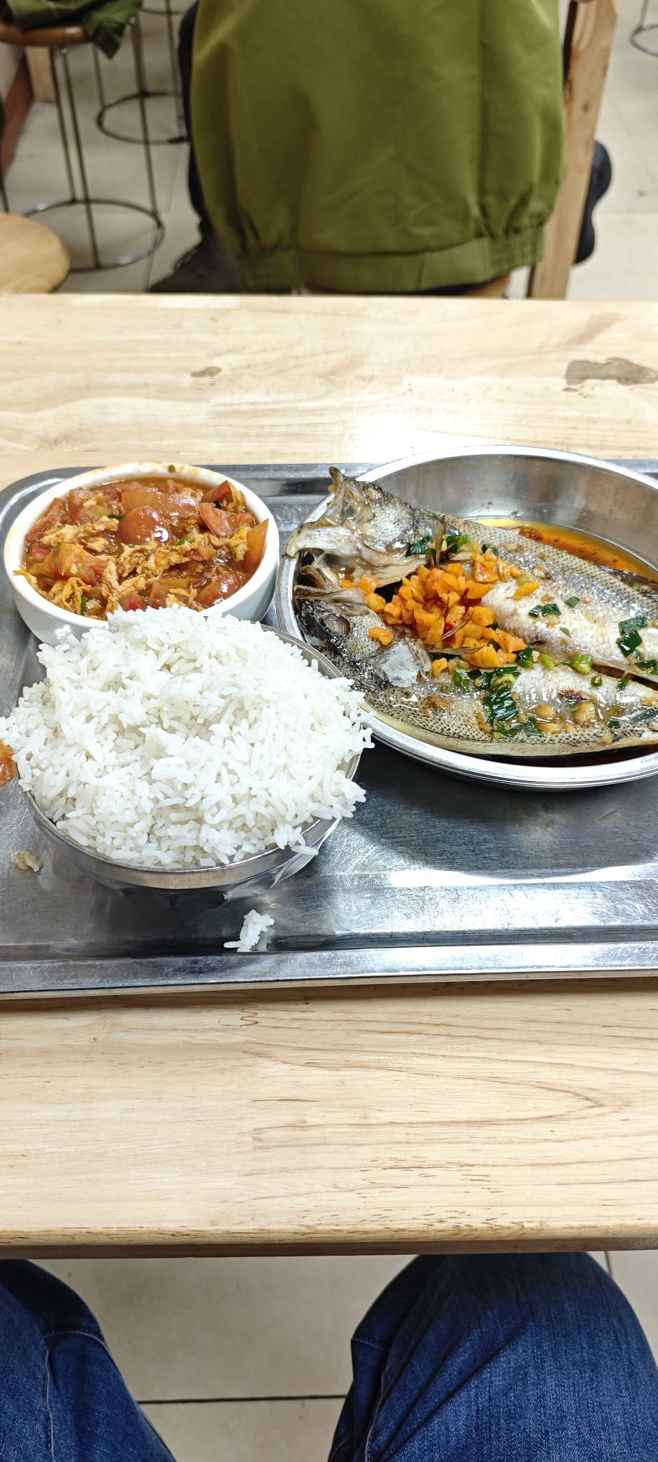 又吃上了，少吃多餐这一块

1 / 作者:卡农豆包 / 