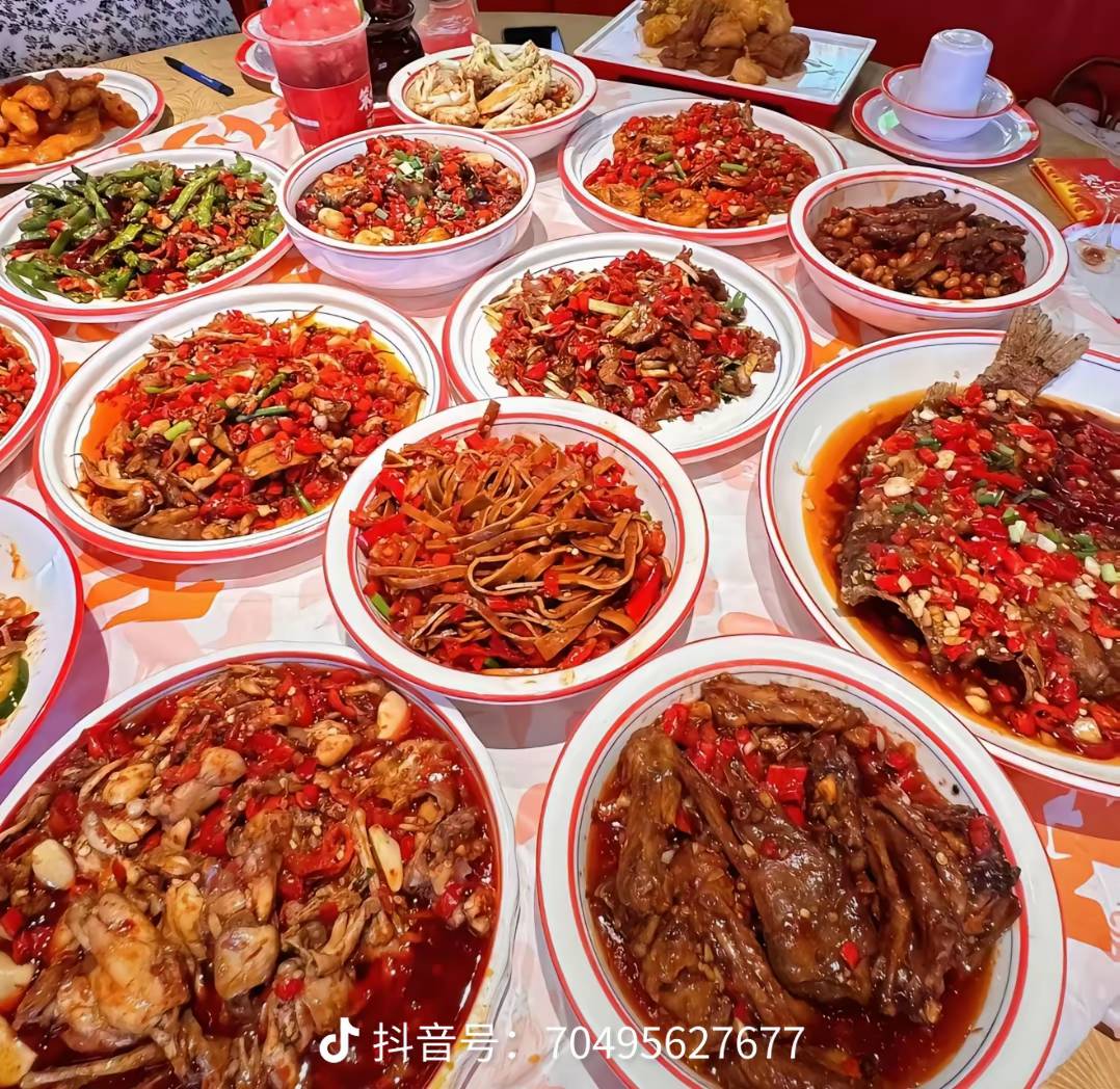 为什么广东周边没江西小炒只有湘跟川，在浙江多的事，感觉江西小炒才真的好吃下饭

81 / 作者:梦回大唐做王爷 / 