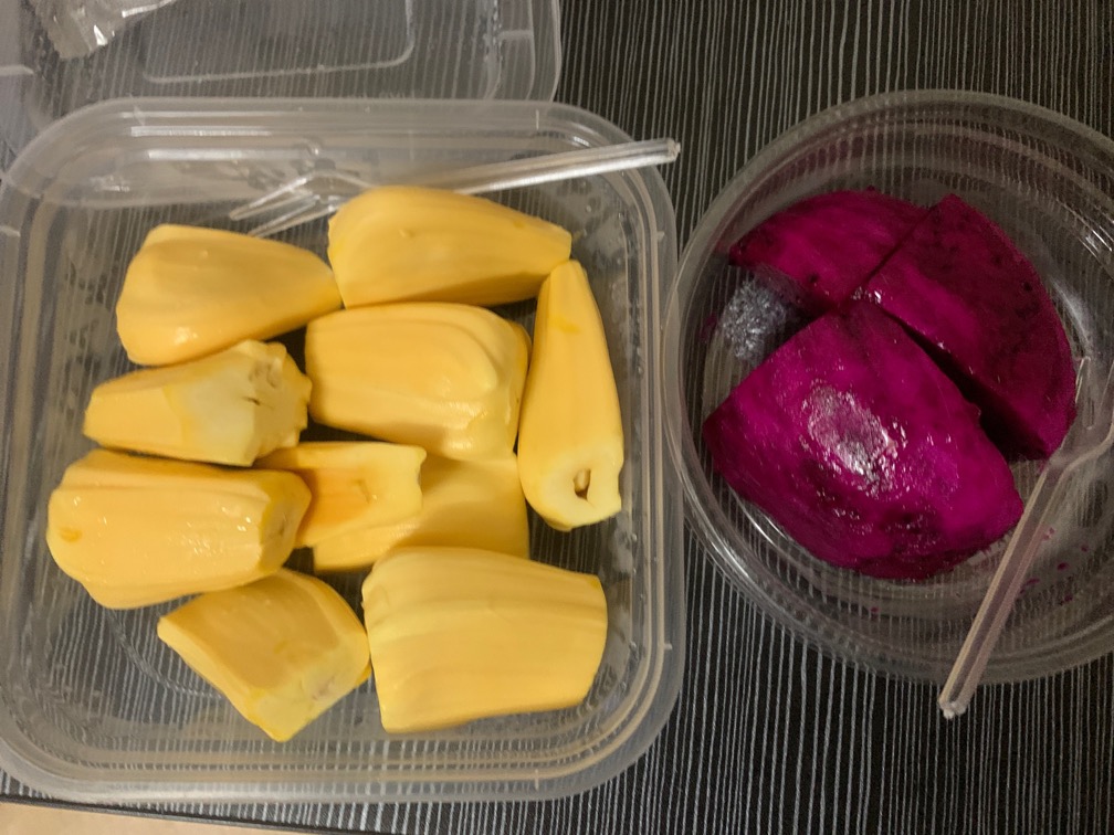 吃 老哥们

64 / 作者:小鬼是魔鬼 / 