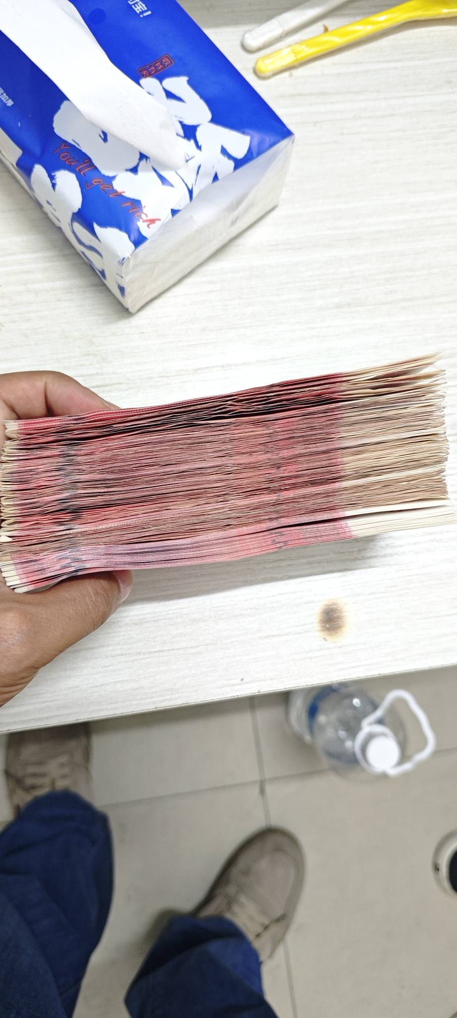 还是现金踏实啊，放卡里也就是一个数字，多一个0少一个0就是天壤之别

55 / 作者:卡农豆包 / 