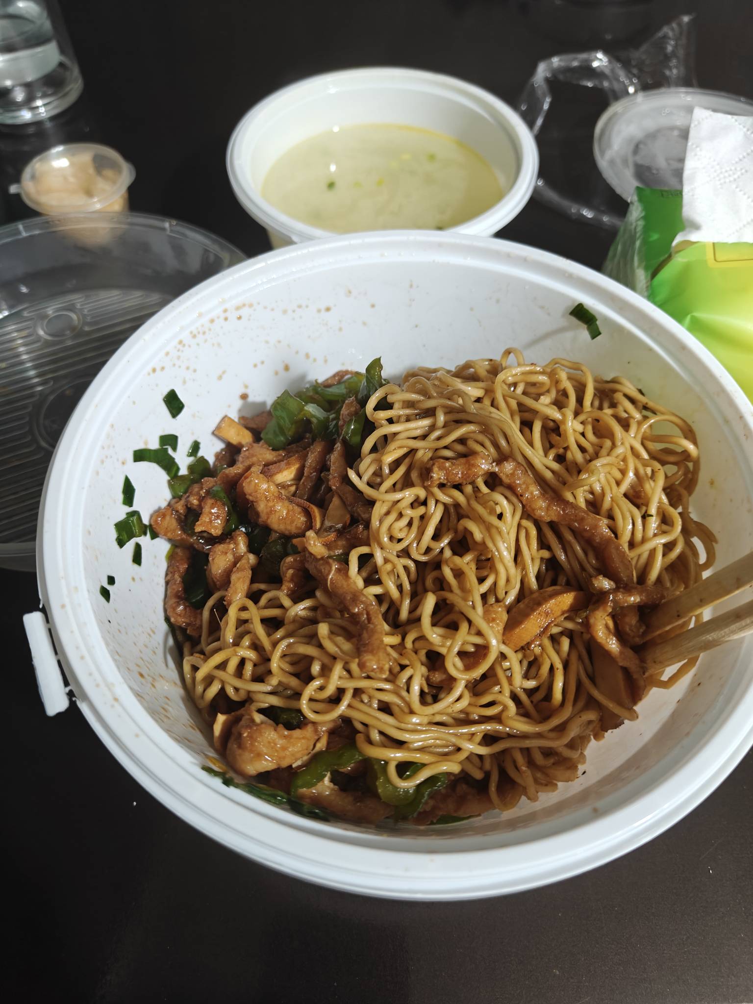 早！吃碗5块钱的挂b面

33 / 作者:猫九先生 / 