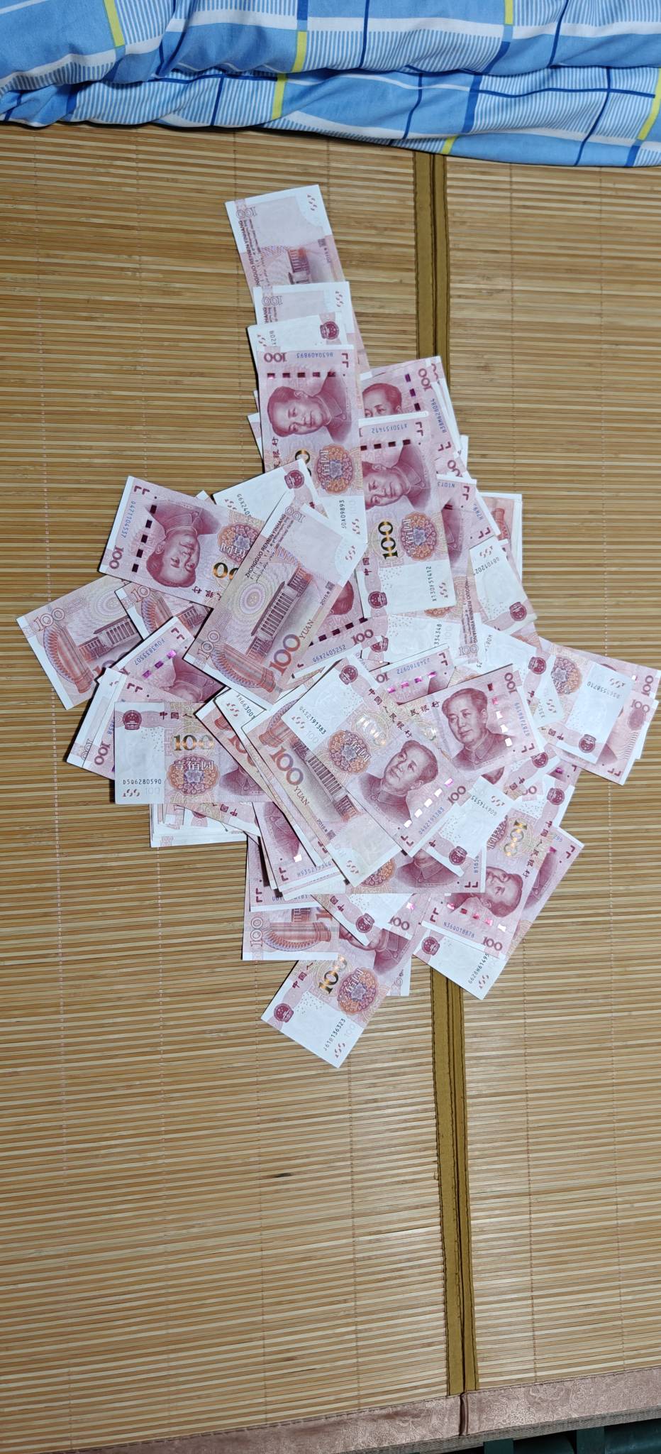 今天又到了1600我发现钱真的换成现金看着会很舒服，马上过年了，钱越攒越多



46 / 作者:时间就是就睡觉 / 