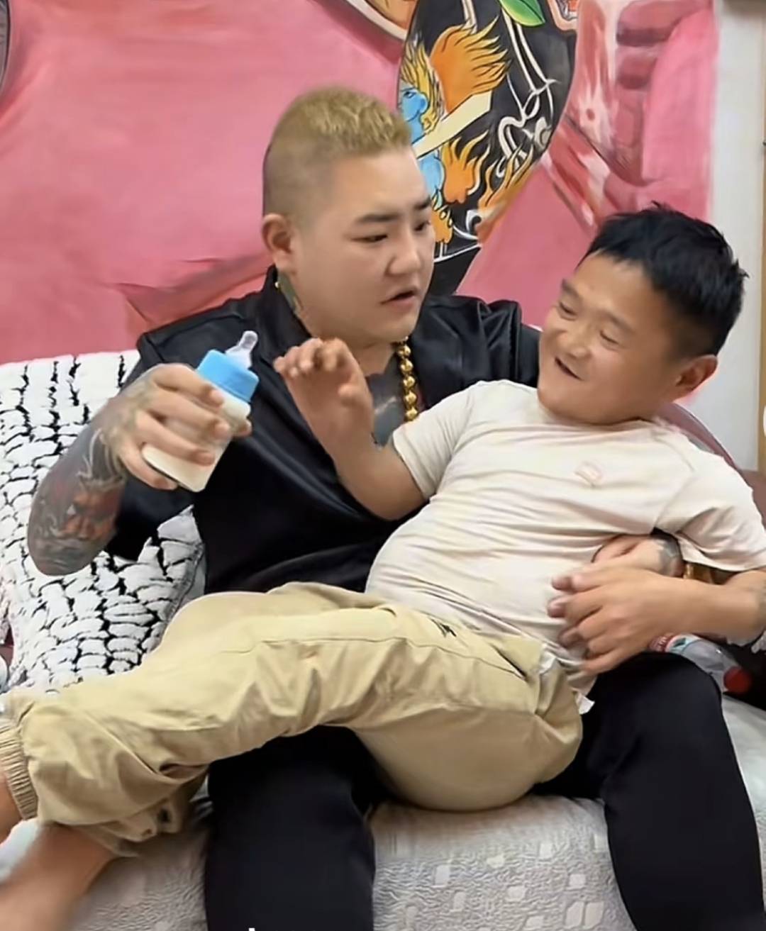 老哥们 快看看账户 黑客攻击  把花贝都盗走了

19 / 作者:我是雄霸 / 