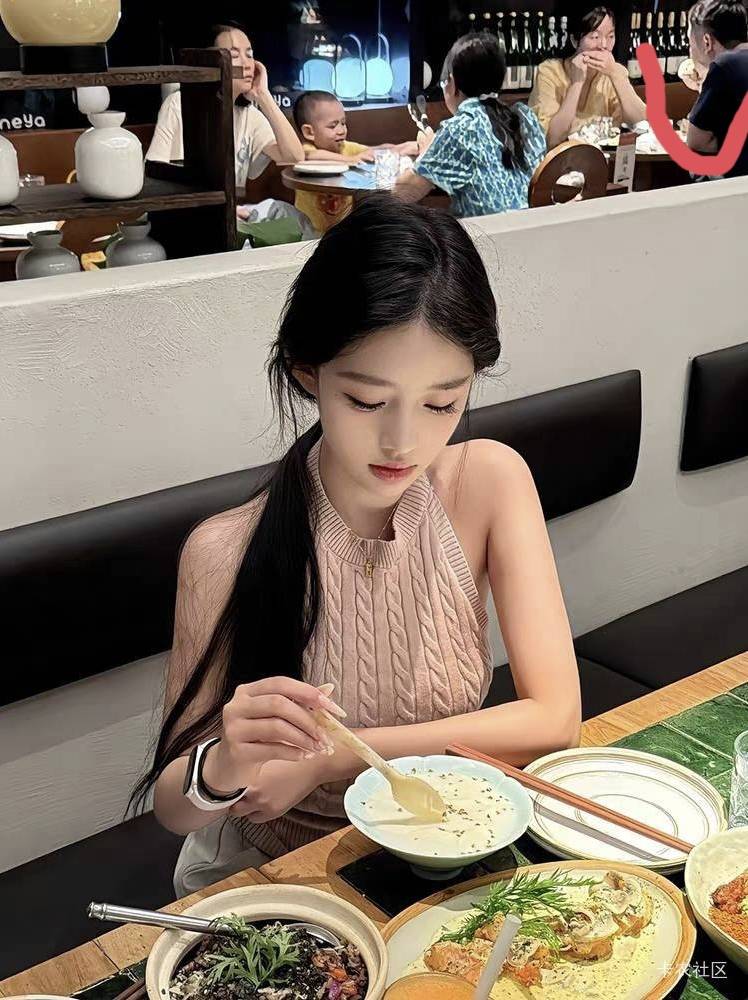 在和女朋友吃饭，等会用碰一碰分几次付款会不会丢脸

0 / 作者:探花公子阿星 / 