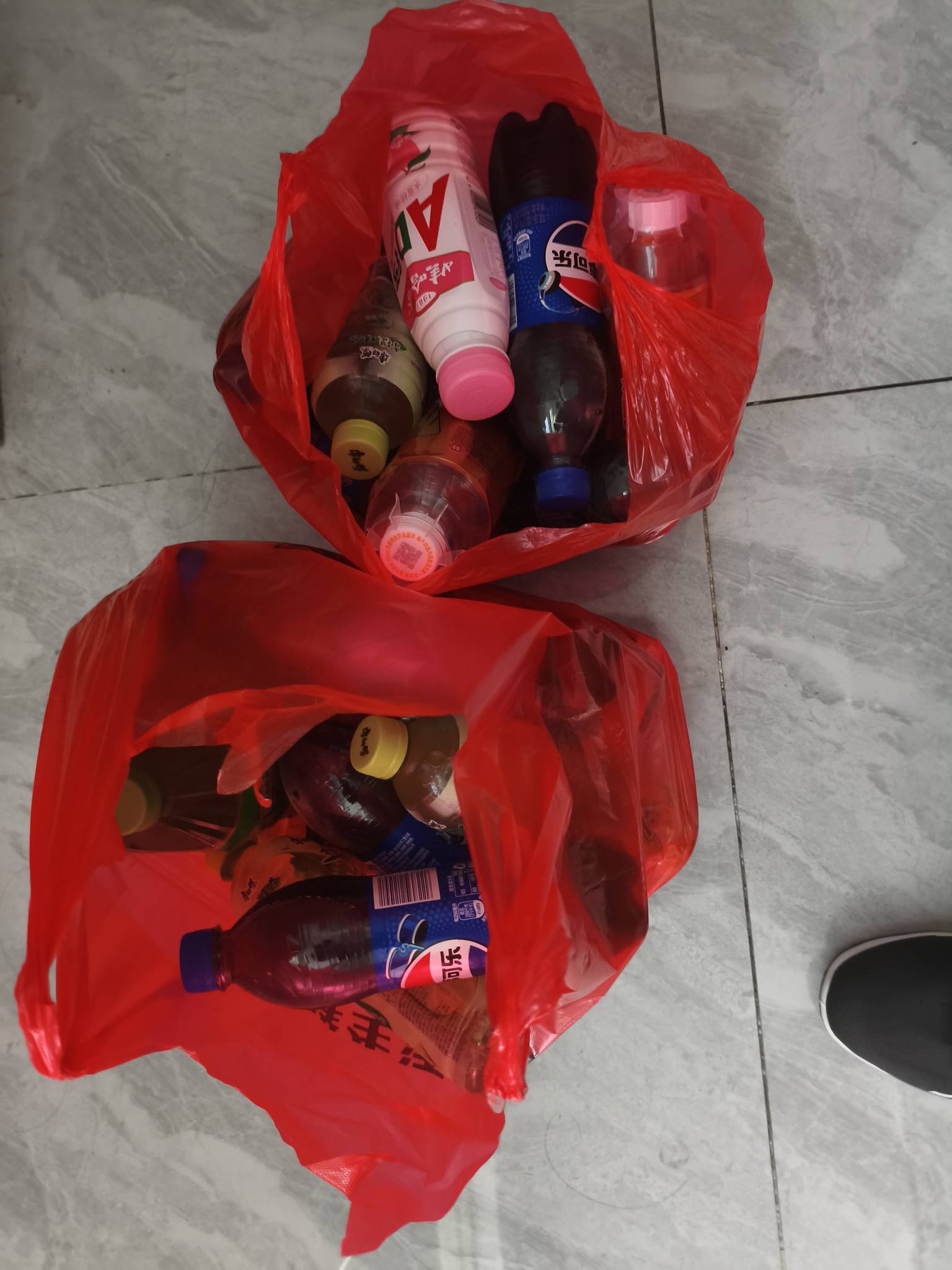 碰一碰你们开玩笑我是真去超市弄了连续碰了8下。

76 / 作者:桃才 / 