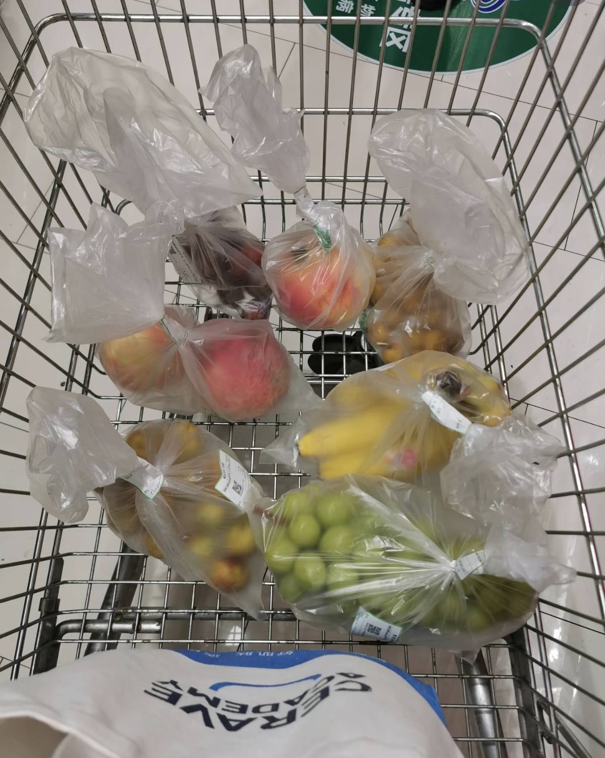 小超市问了很多都没有碰一下，大超市就是舒服，直接给收银员说一袋一结分开结，收银员5 / 作者:菊花园的饮料 / 