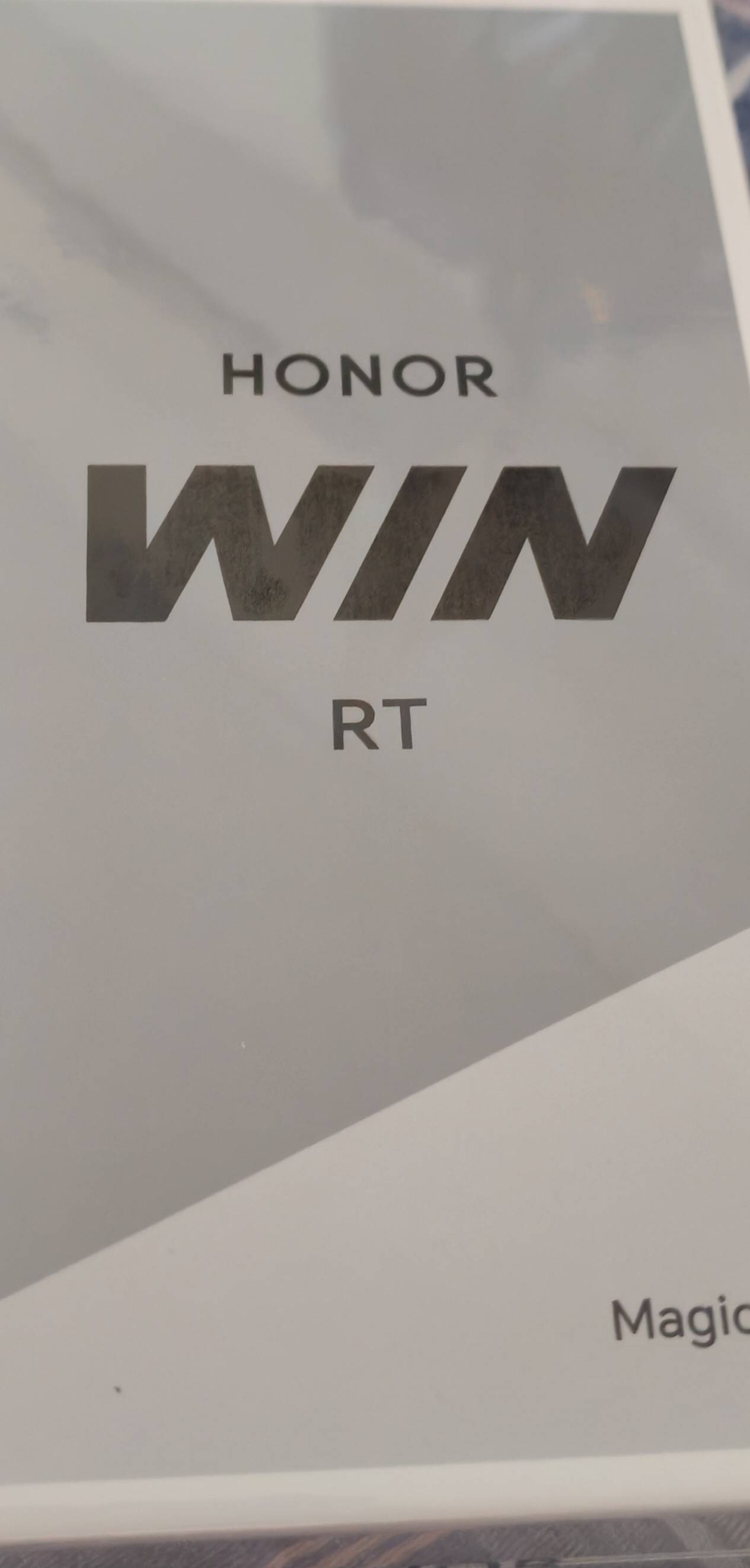 昨天新买的荣耀手机到货了，10000毫安电池，美滋滋

98 / 作者:新年快乐111 / 