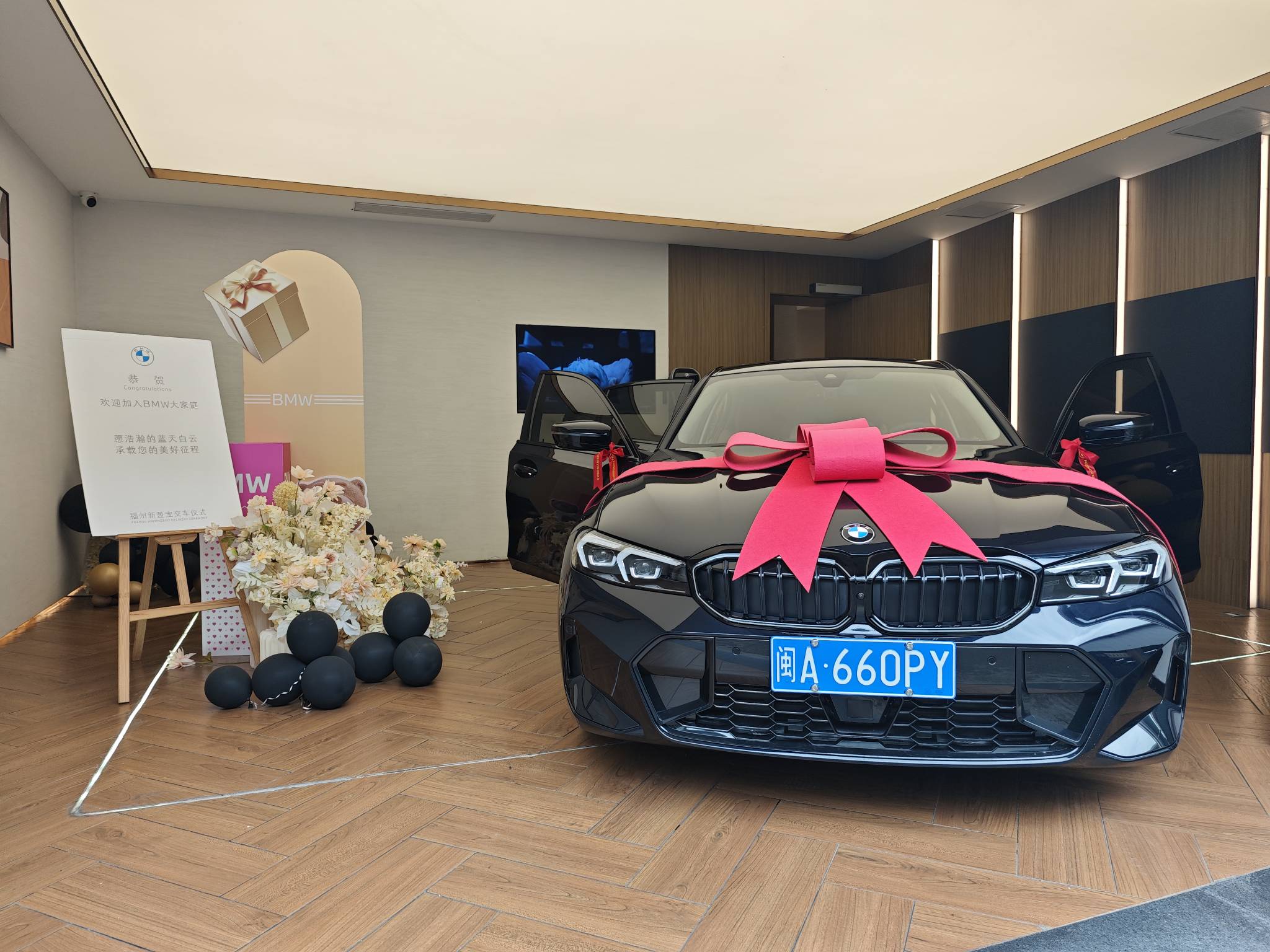 为什么大家发了一下午的手机？我没有苹果，只有一个小米14和一个爱玛！怎么办？



3 / 作者:Cc_陈先生。 / 