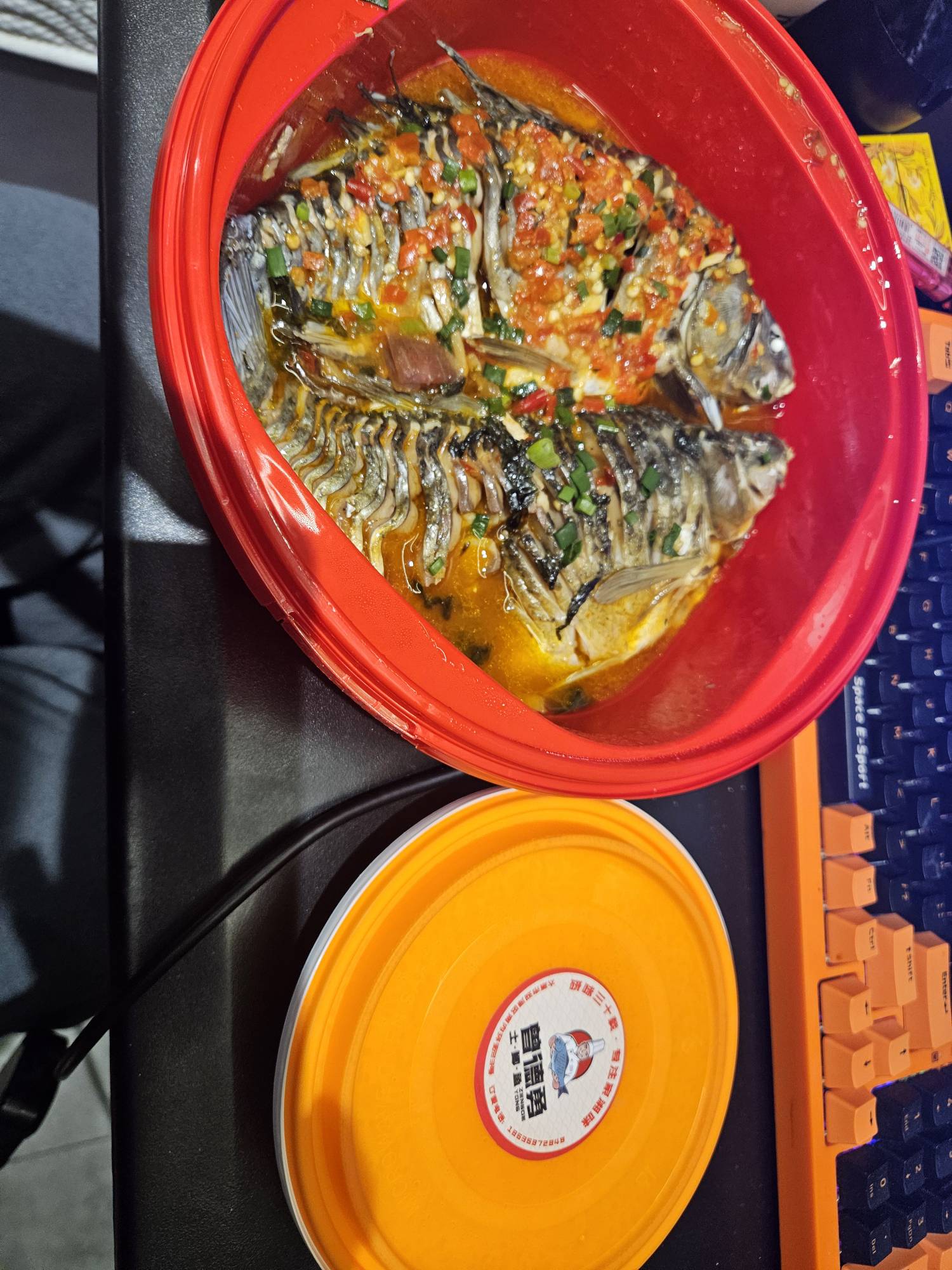 别鲸探了老哥们，记得吃饭

9 / 作者:一念之初 / 