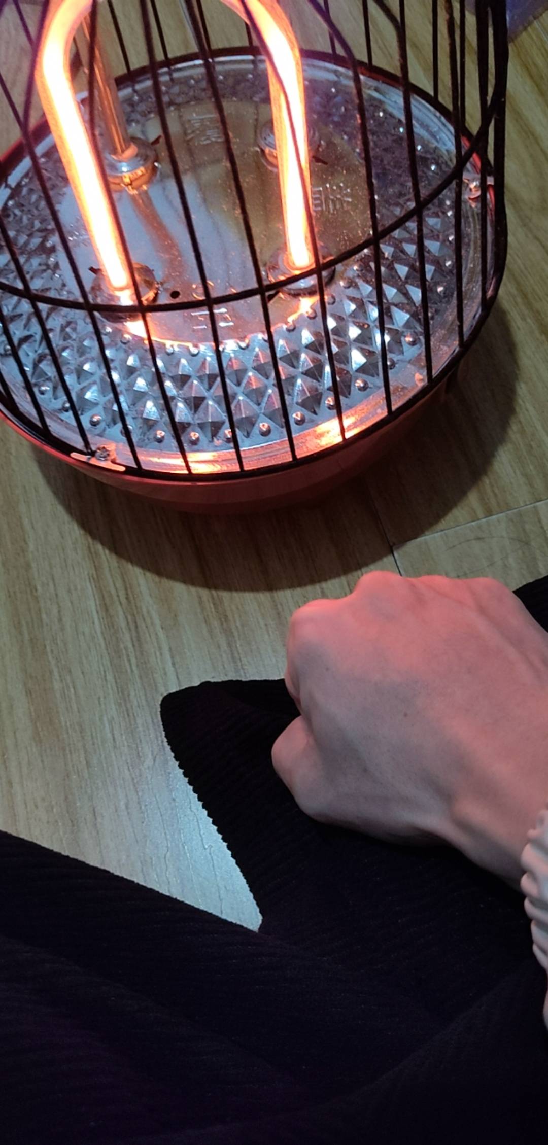 老哥们眉毛就烤火！

89 / 作者:公园挂壁老哥 / 