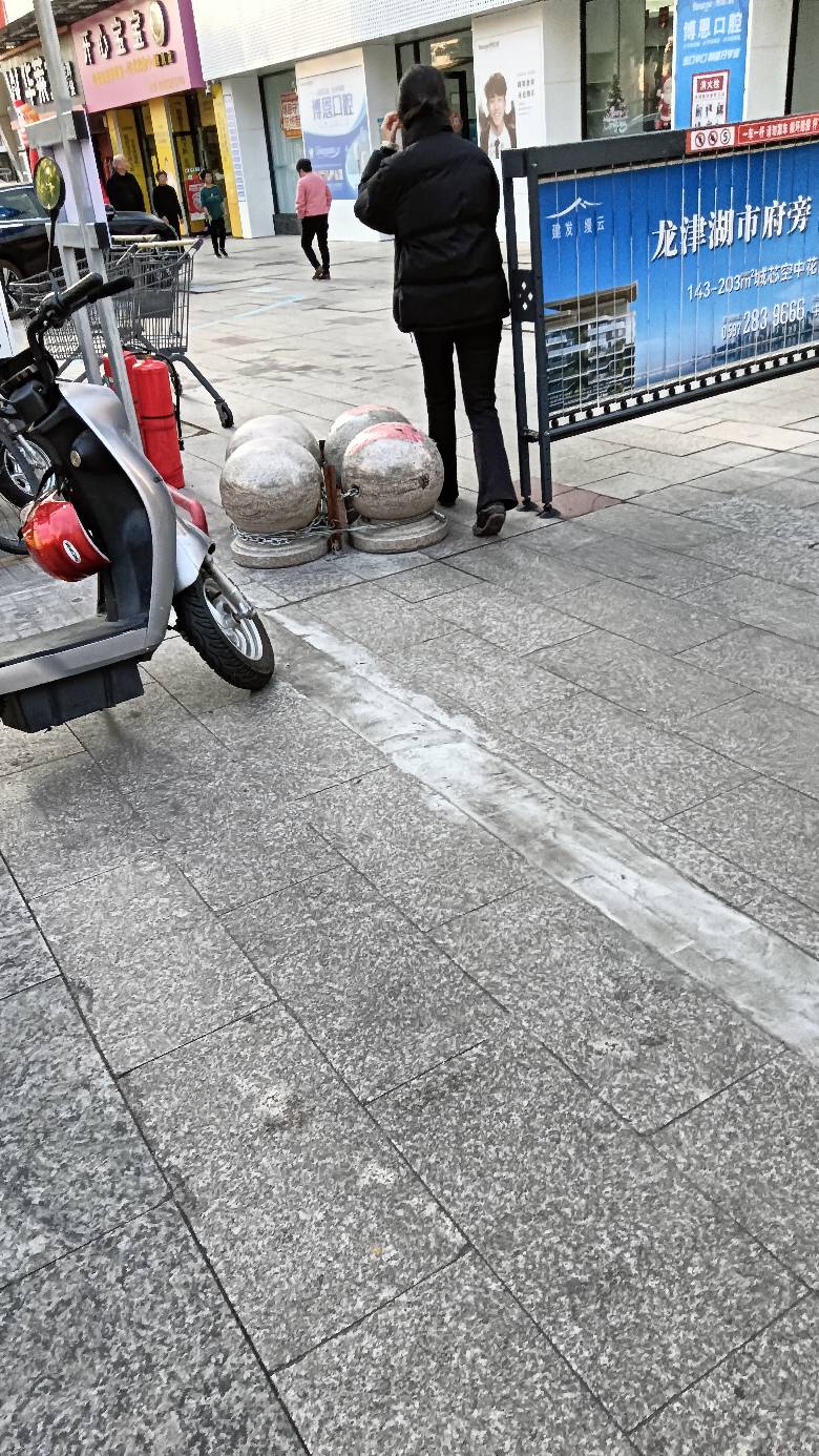 出来逛街了，老哥们

54 / 作者:福建牛德华 / 