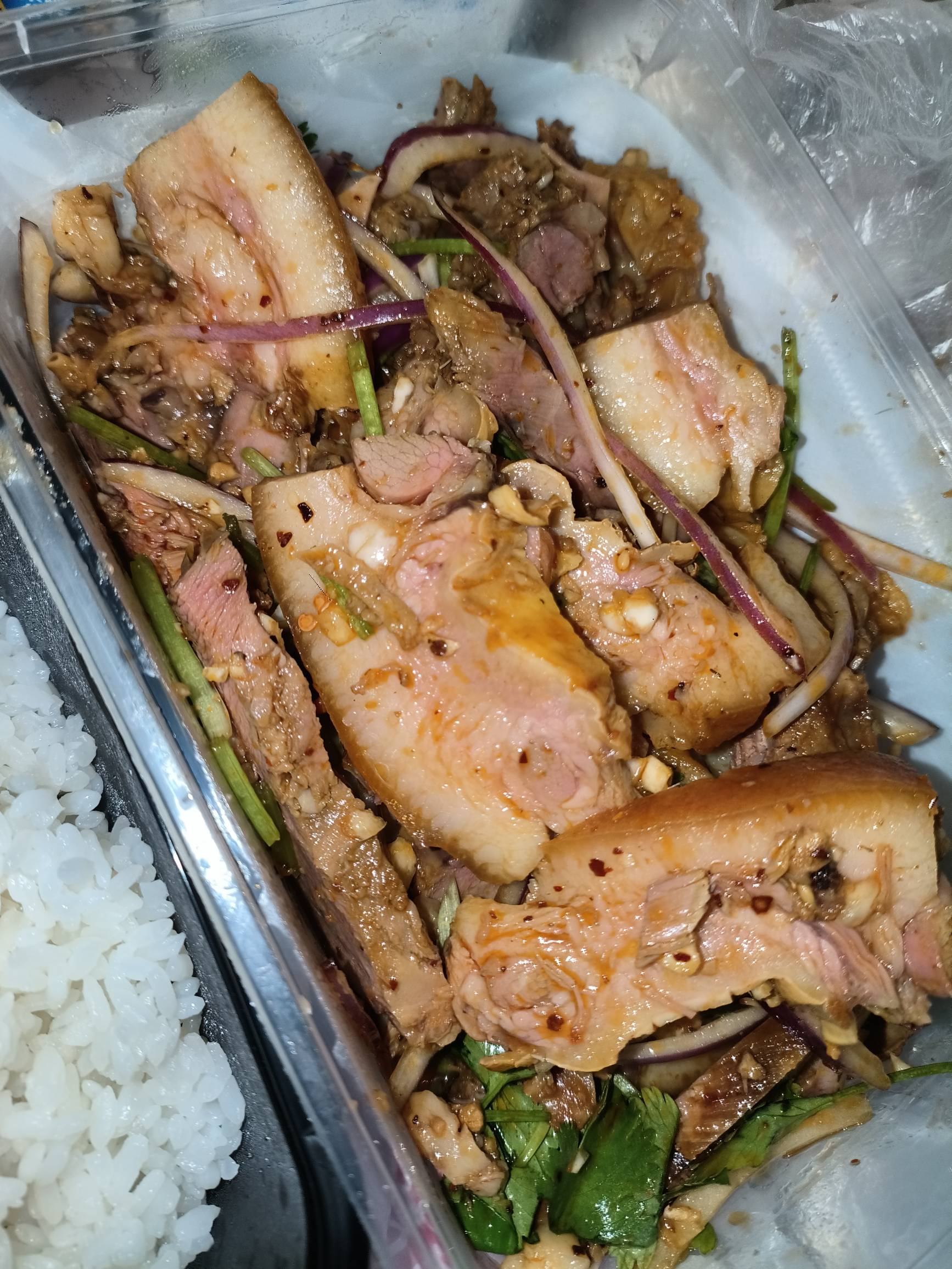 尊贵的iqoo机主干饭了




46 / 作者:网恋被骗五千块 / 