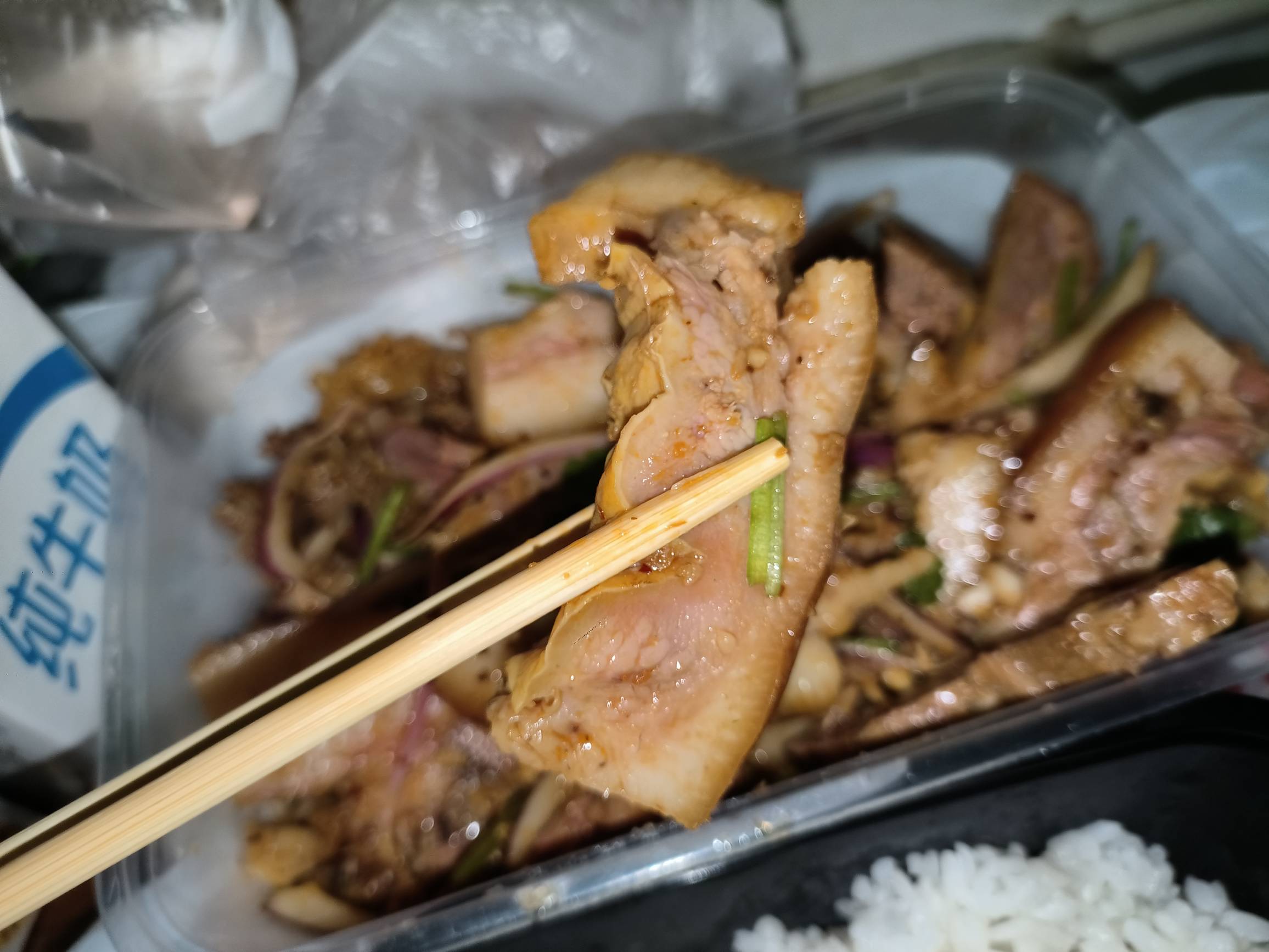 尊贵的iqoo机主干饭了




99 / 作者:网恋被骗五千块 / 