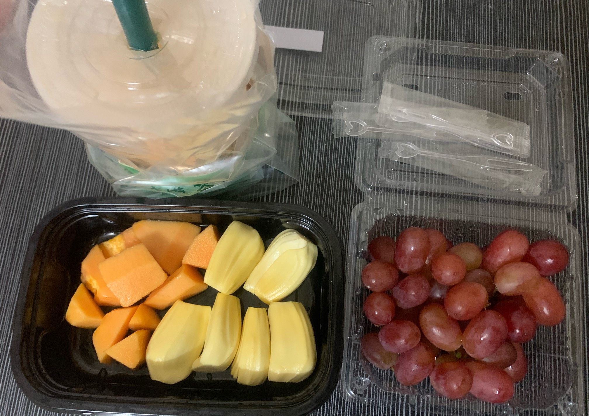 吃 老哥们0.5没得

25 / 作者:小鬼是魔鬼 / 