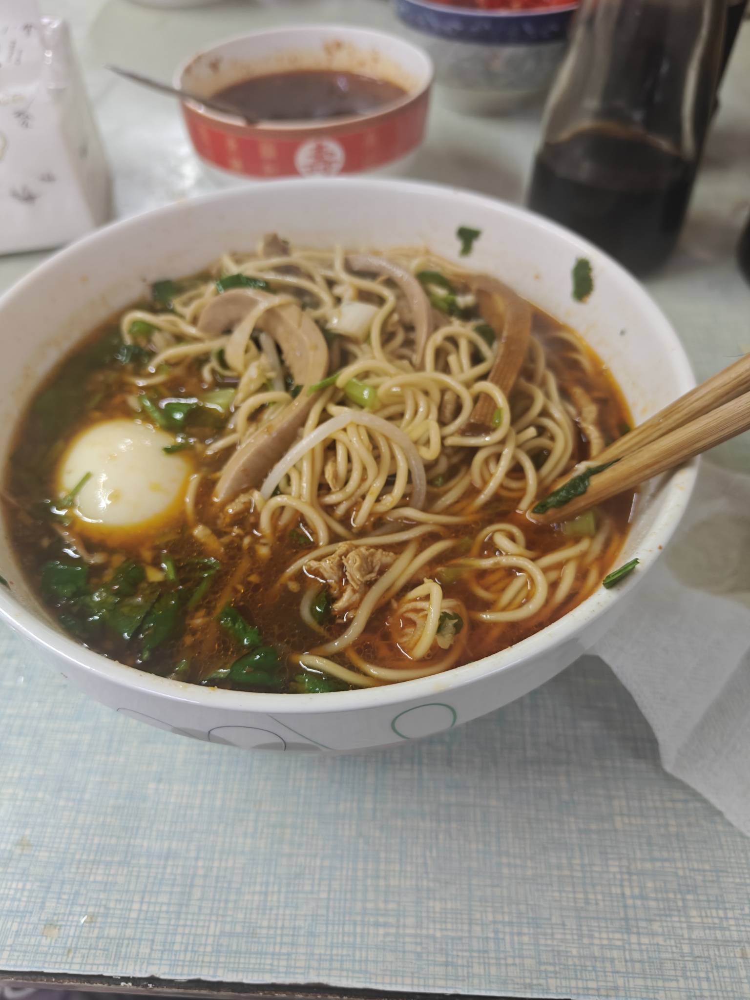 吃早饭了兄弟们 吃碗挂壁面

43 / 作者:猫九先生 / 