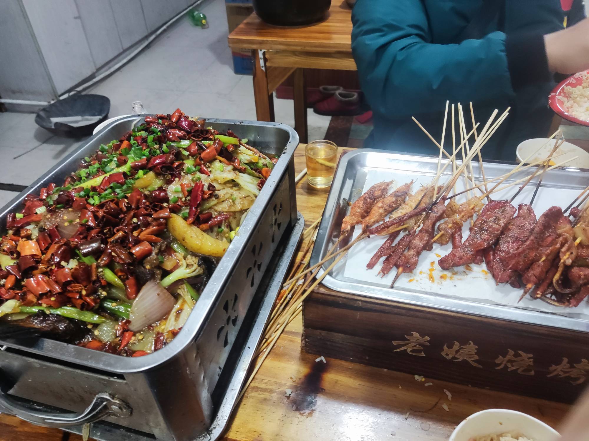 终于吃了好的了。

75 / 作者:带老哥撸辣条 / 