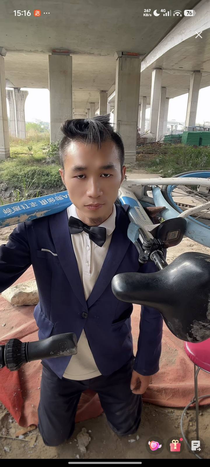 卡点一百巨款


99 / 作者:花香惹人醉 / 