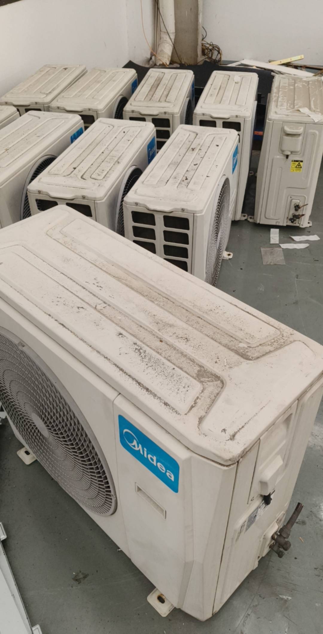 老哥们 正好休息  同学昨天叫我陪他一起干活  说活轻松，就是玩。结果今天到了。我去4 / 作者:卡农小六子 / 