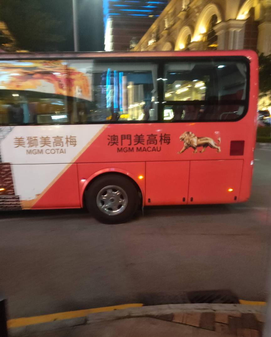 外面好冷，老哥们我想回家了，可是我没有家了

88 / 作者:澳村还我奔驰E / 