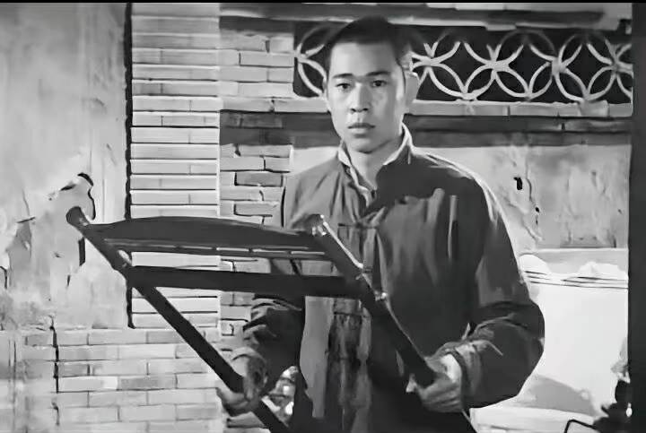 完了，看完骆驼祥子以后感觉还不如祥子，祥子虽然是个臭拉车的，但是起码人家起码还有17 / 作者:从简从简 / 