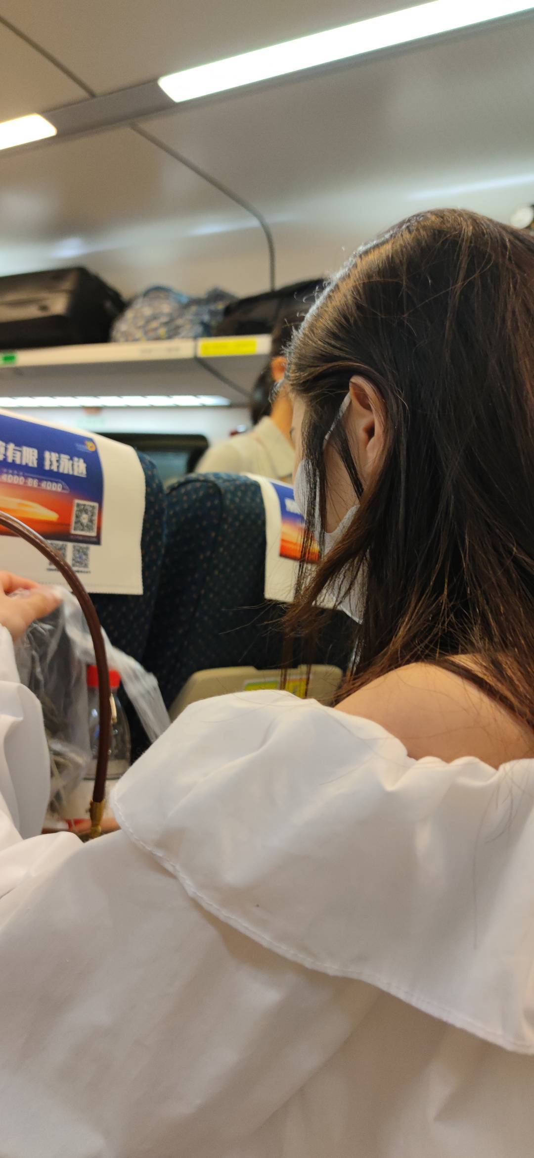 今晚过年，大吉大利，今晚大家都吃鸡

45 / 作者:神秘人β / 