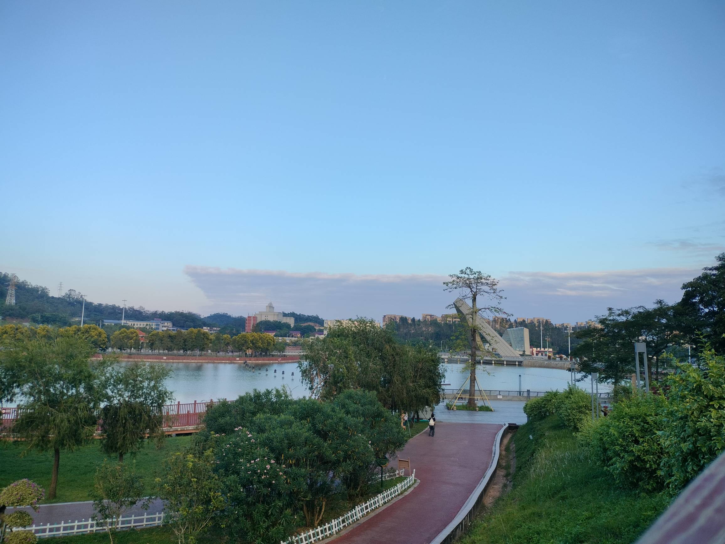 老哥们，中行支付超给力怎么刷，直接冲一万进零钱通就行了吗，今天能不能转出去，我想39 / 作者:是勤劳小蜜蜂呀 / 