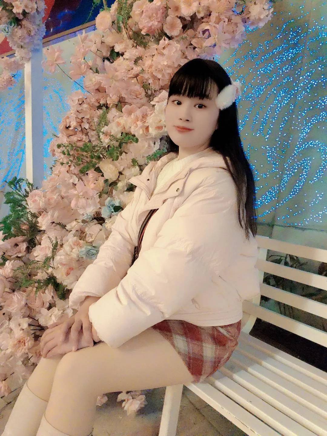 亲戚介绍的在服装厂里上班，今晚约会我该说些什么



59 / 作者:水乡 / 