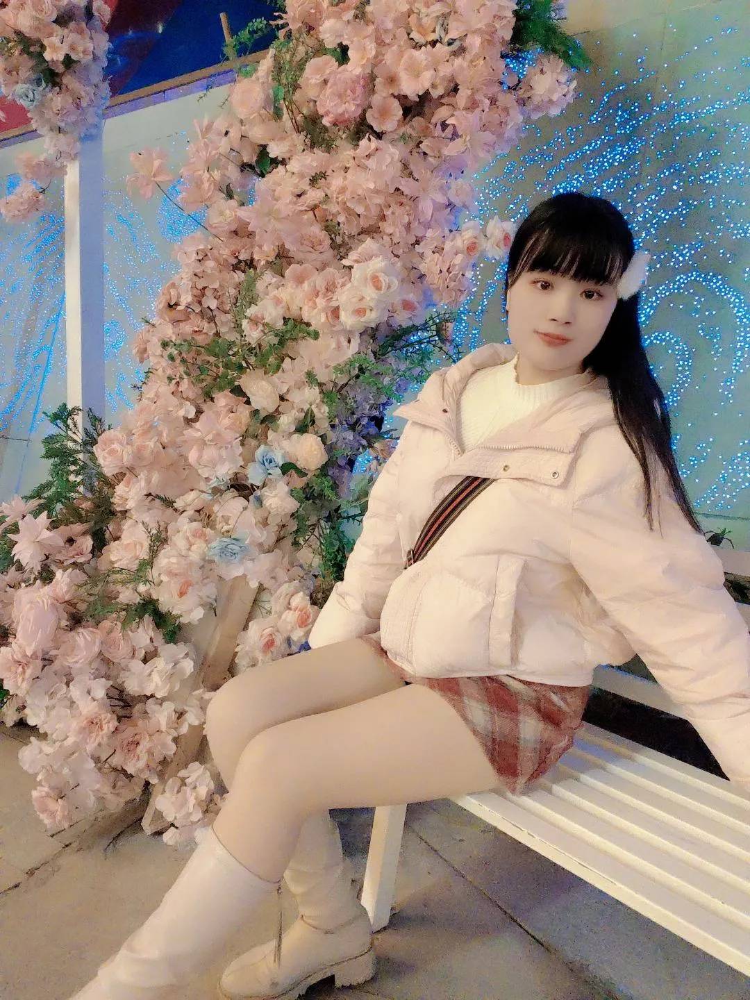 亲戚介绍的在服装厂里上班，今晚约会我该说些什么



47 / 作者:水乡 / 