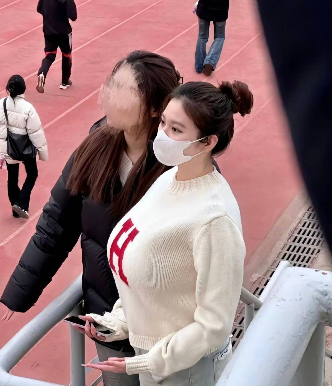 其实河北志愿这老哥几天前就发了，开始卖了，现在卖的人太多了，就有人开始举报了，手88 / 作者:假老哥真挂壁 / 