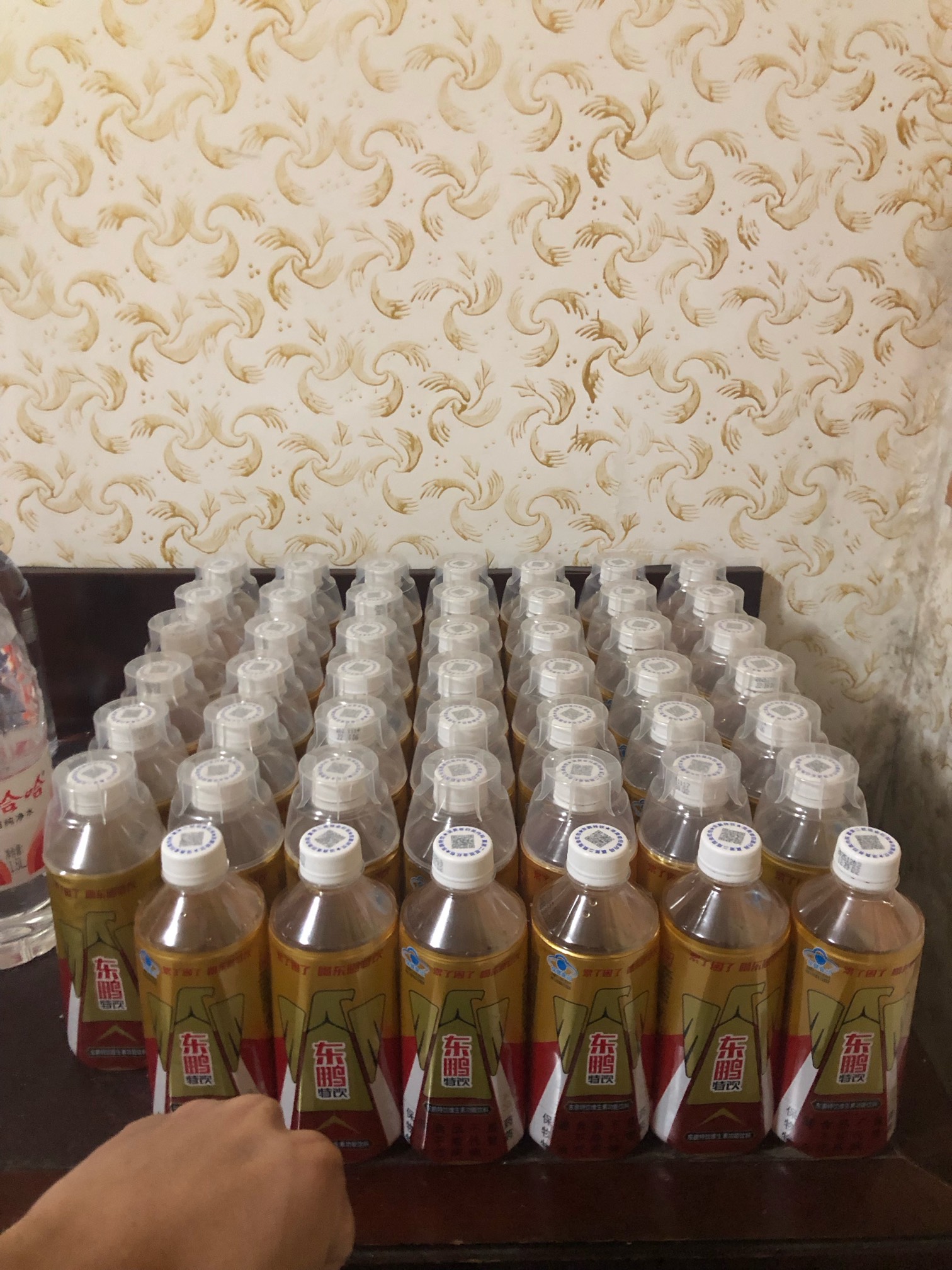 感觉东鹏和红牛的口感和功能性都差不多，给我一个不买东鹏的理由，东鹏五块钱五百毫升74 / 作者:区委叔记 / 