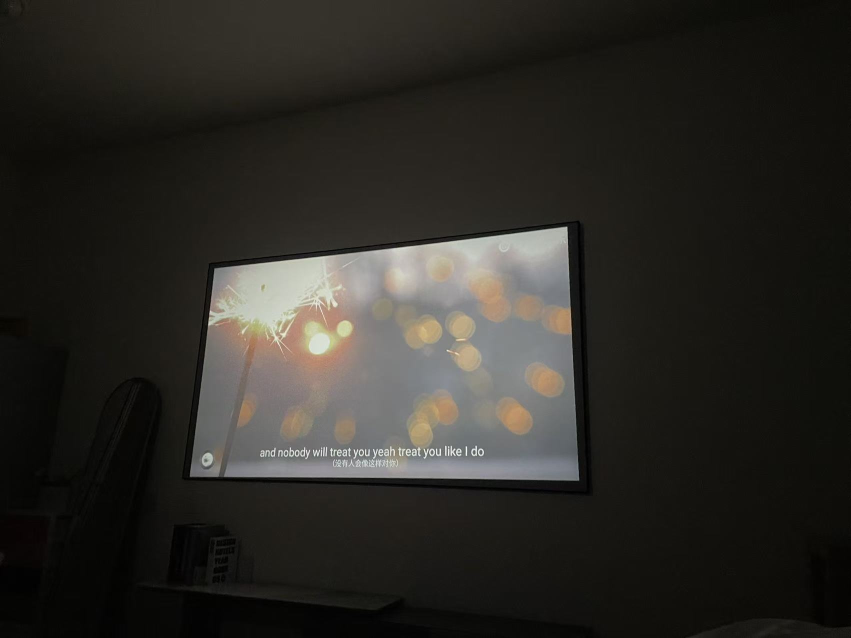 旁边全是小情侣，自己只能听歌跨年了高楼风景确实不错


50 / 作者:终究不如你 / 