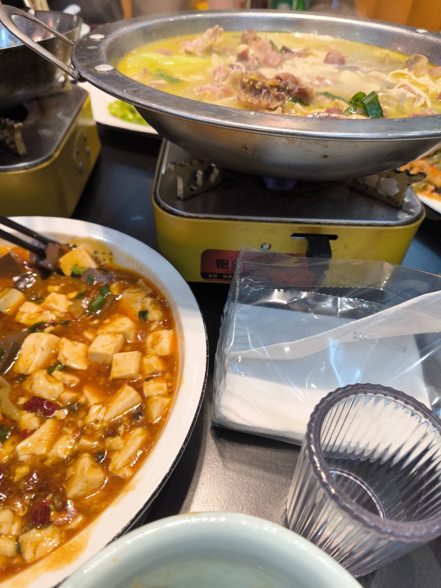 老哥们，过年了，还不放松一下自己吗，还在盯着毛啊

39 / 作者:我是麻花疼的爹 / 