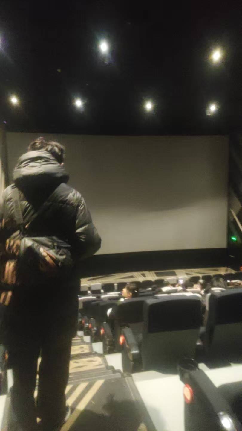 老哥们过节了，对自己好点吧

14 / 作者:雨夜带伞不带刀丶 / 