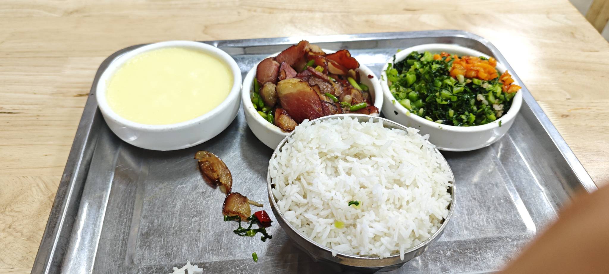 老哥们，吃饭了，今天破百了，加餐

35 / 作者:卡农豆包 / 