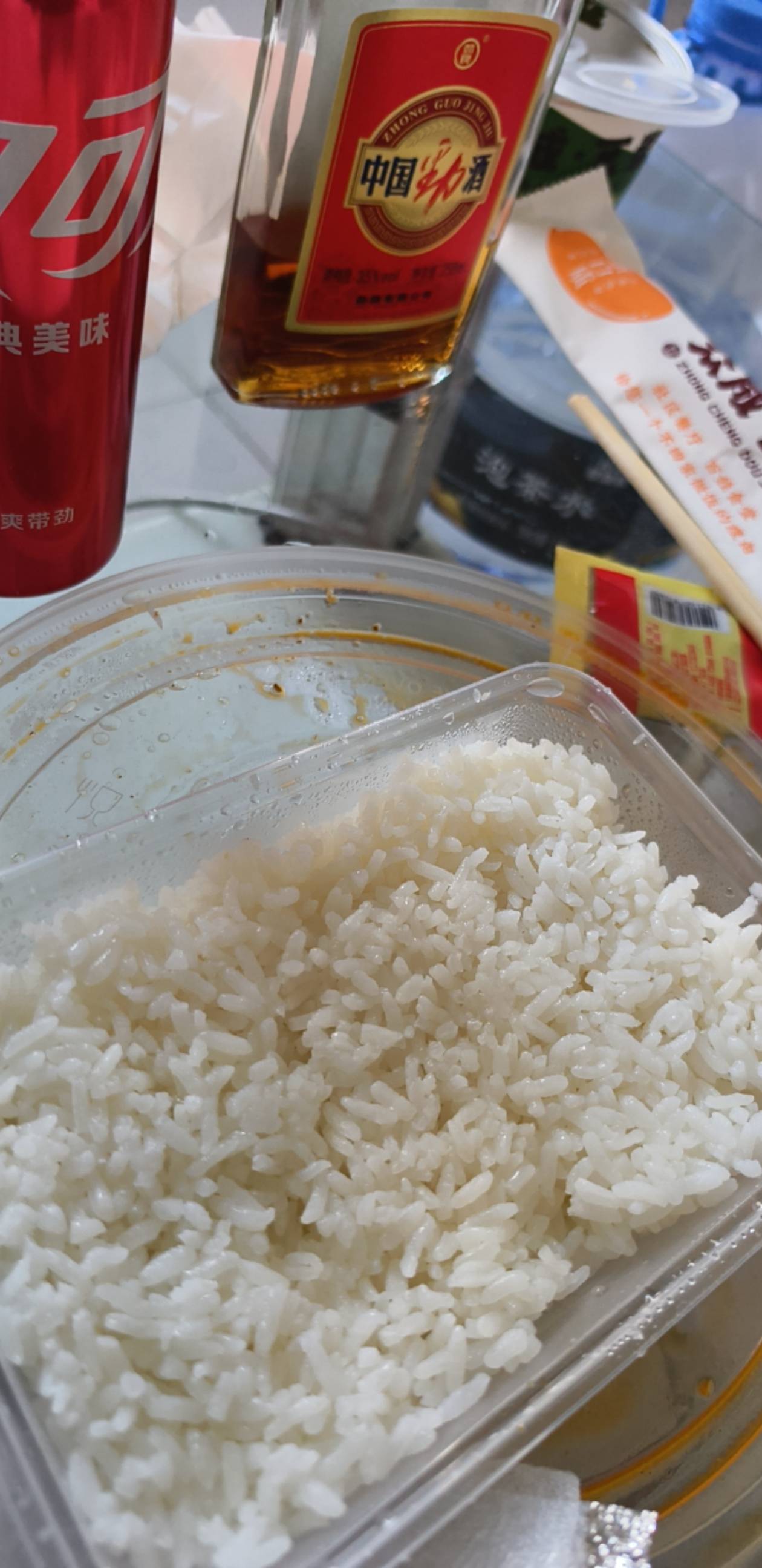 吃饱，喝醉，抽烟，看盘，涨跌搞起来



82 / 作者:昨日过往 / 