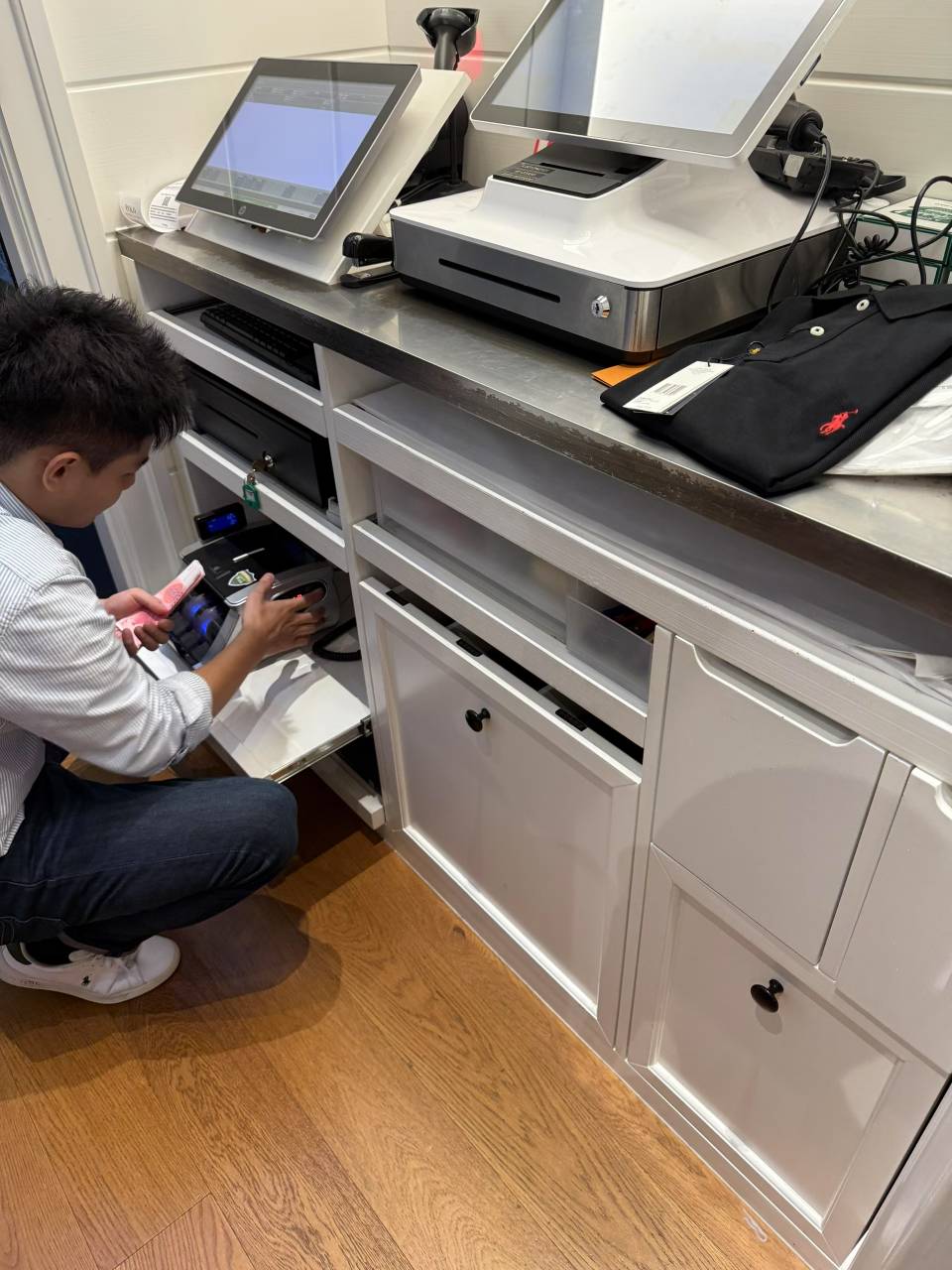 谁说挂壁老哥就要穿挂壁短袖的？



80 / 作者:风声土起 / 