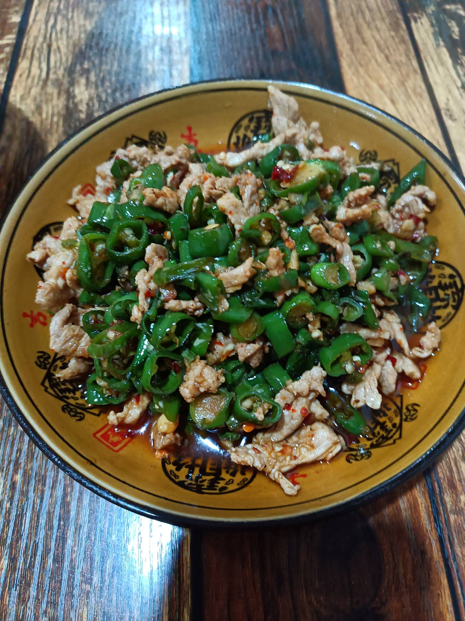 吃饭了，不知道挂壁老哥吃泡面怎么能吃饱的下午五点半吃了泡面现在就饿了。

94 / 作者:yz爱你 / 