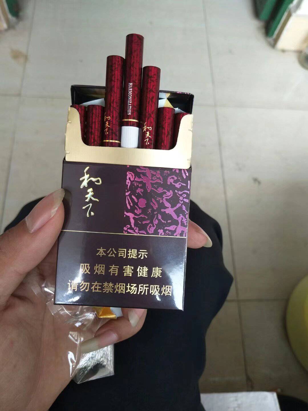 这细烟好抽。烧的慢

50 / 作者:舔菲菲 / 