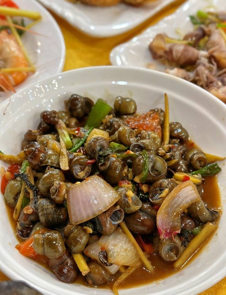 没有大毛，依旧只能拼好饭了

97 / 作者:专业吃席 / 