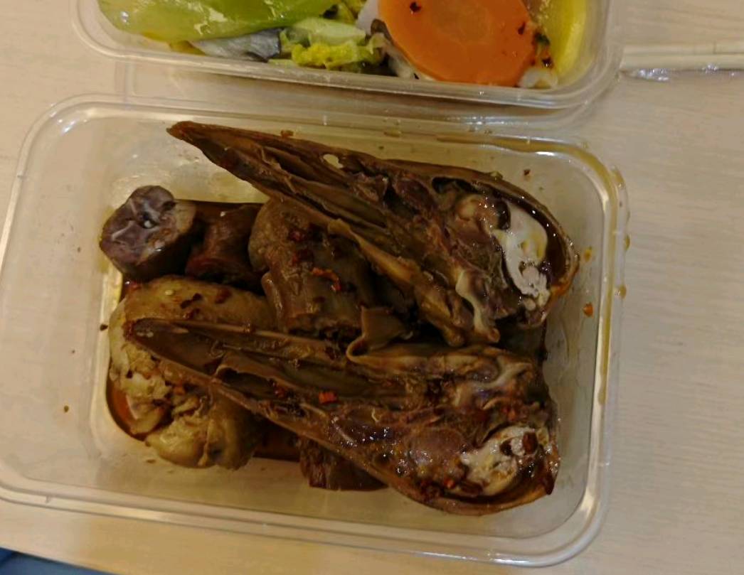 完了，叫我回去过年，挣不到钱就算了，一听这个那个结婚的，听着都烦人，日子没法过了31 / 作者:天空之城@ / 