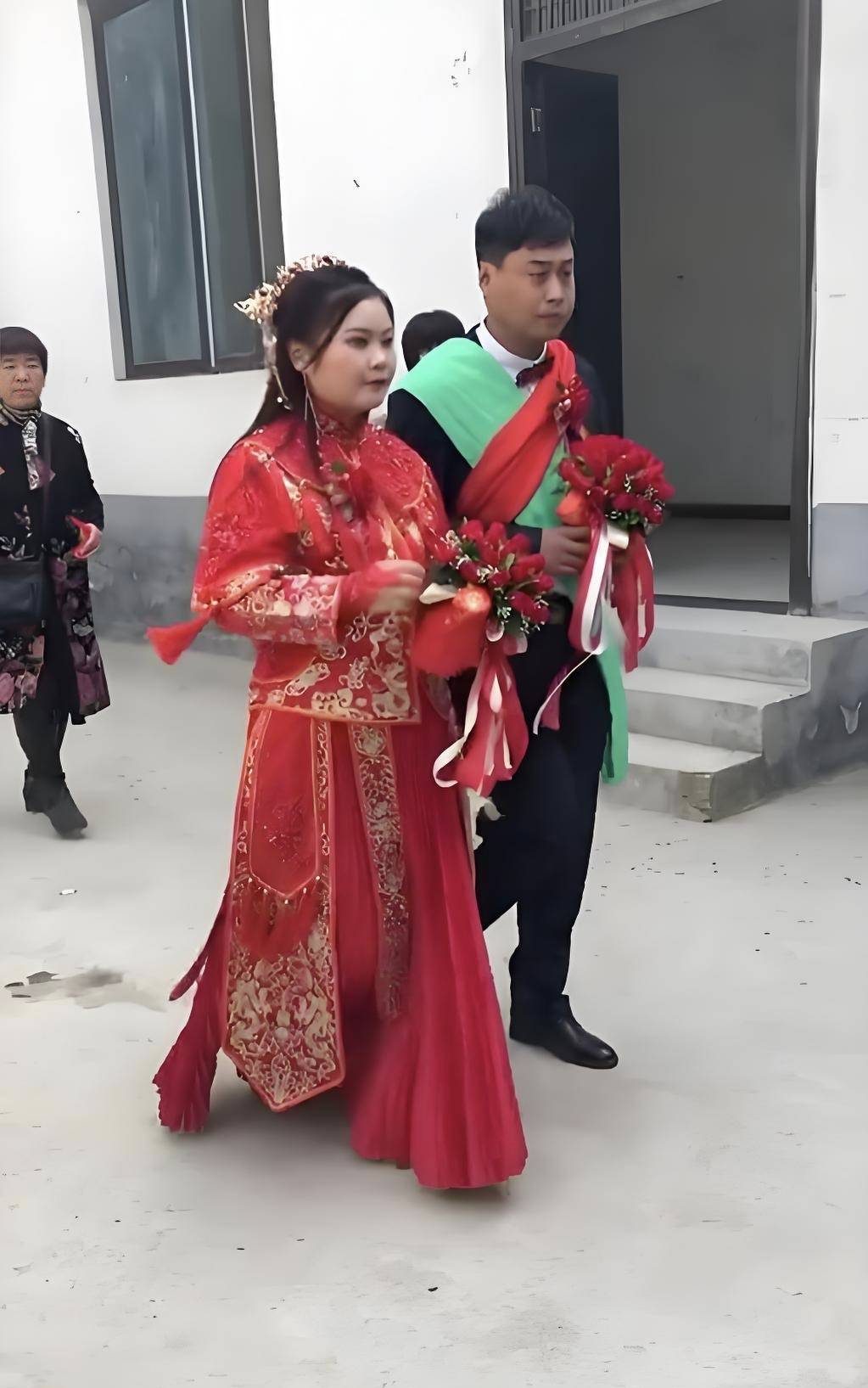 今年不打算回家了，太丢脸了，亲戚朋友这个结婚，那个结婚，，红包都包不起

15 / 作者:文迪。 / 