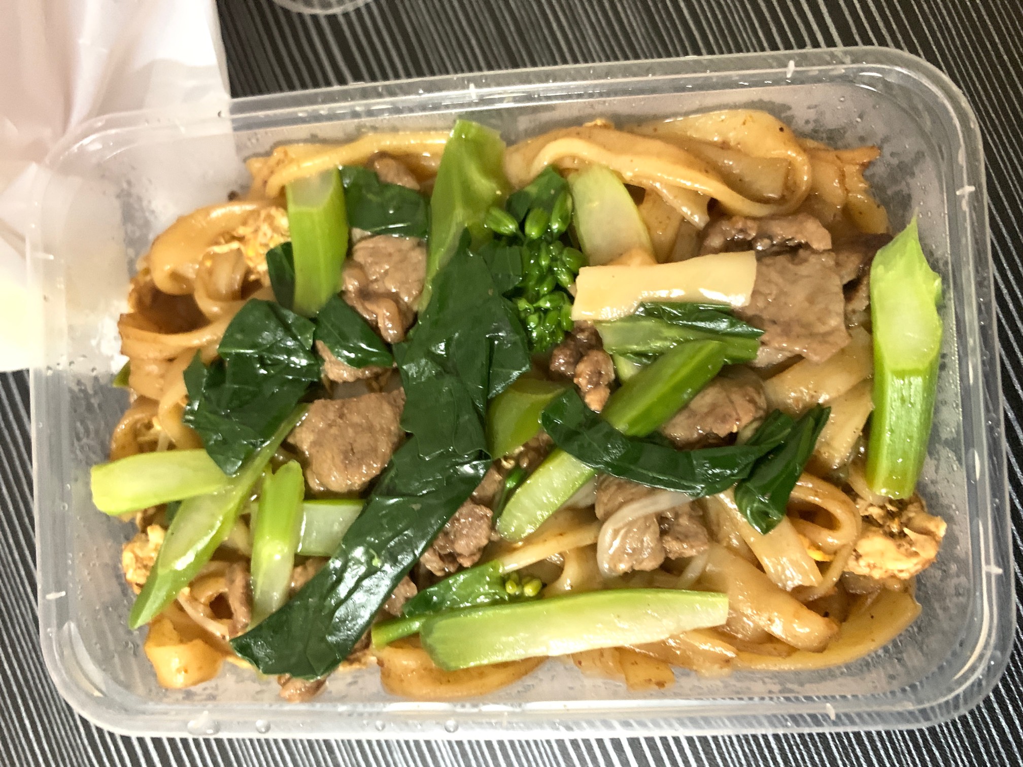 吃 老哥们 一毛钱


46 / 作者:小鬼是魔鬼 / 